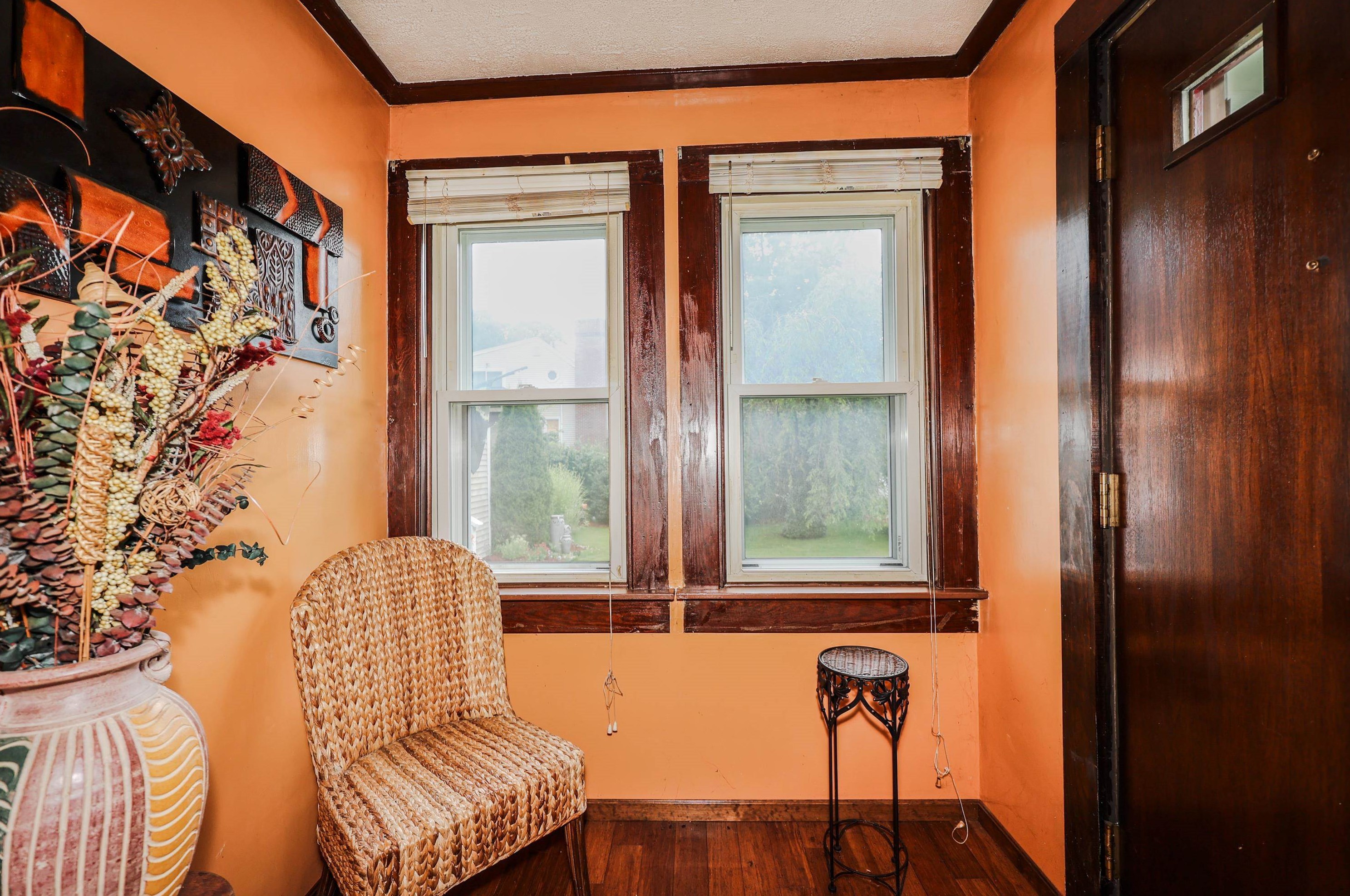 76 Kenberma St, Manchester NH 03103-6014 exterior