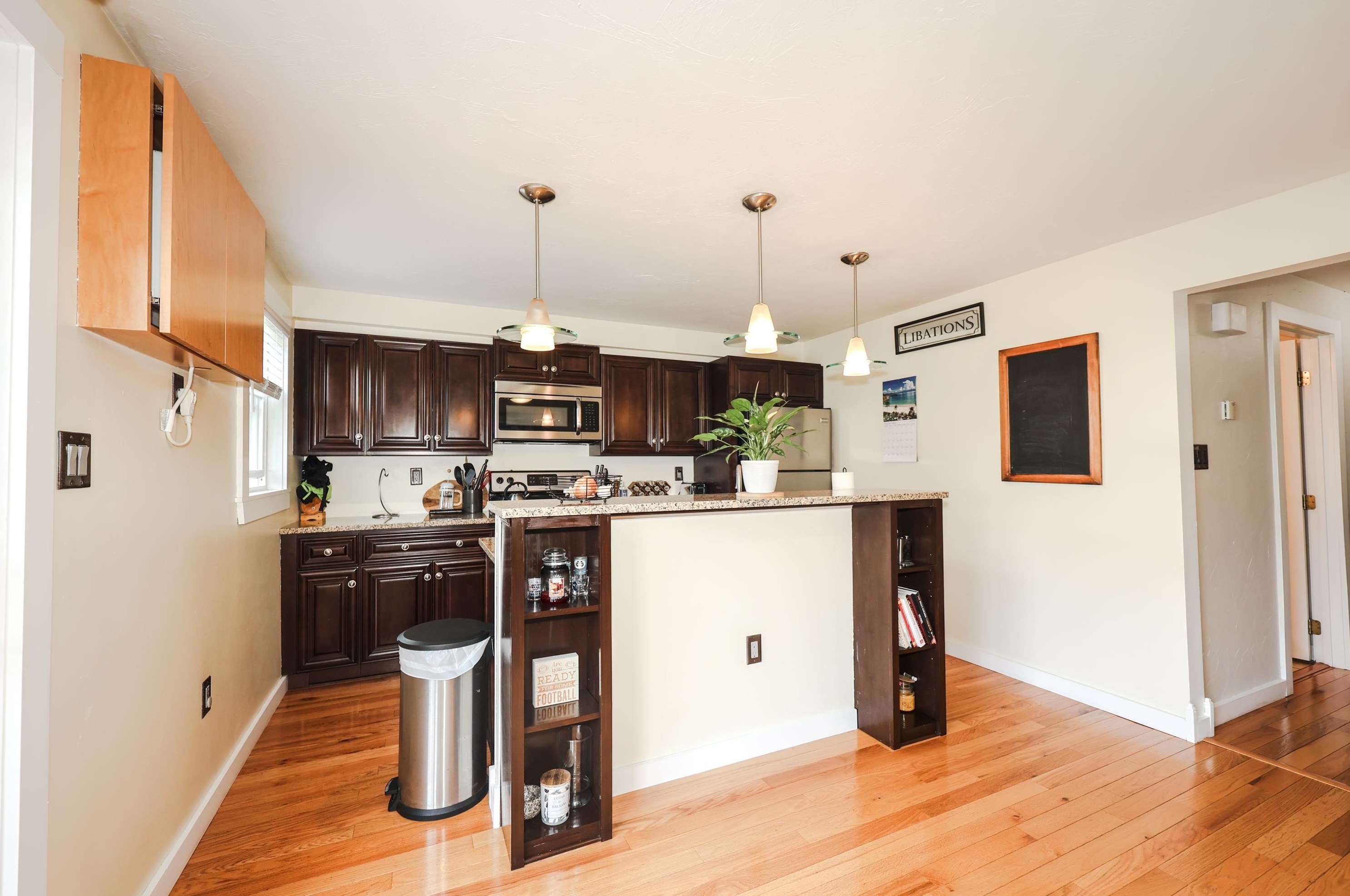 307 Cir Rd, Manchester NH 03103-3182 exterior