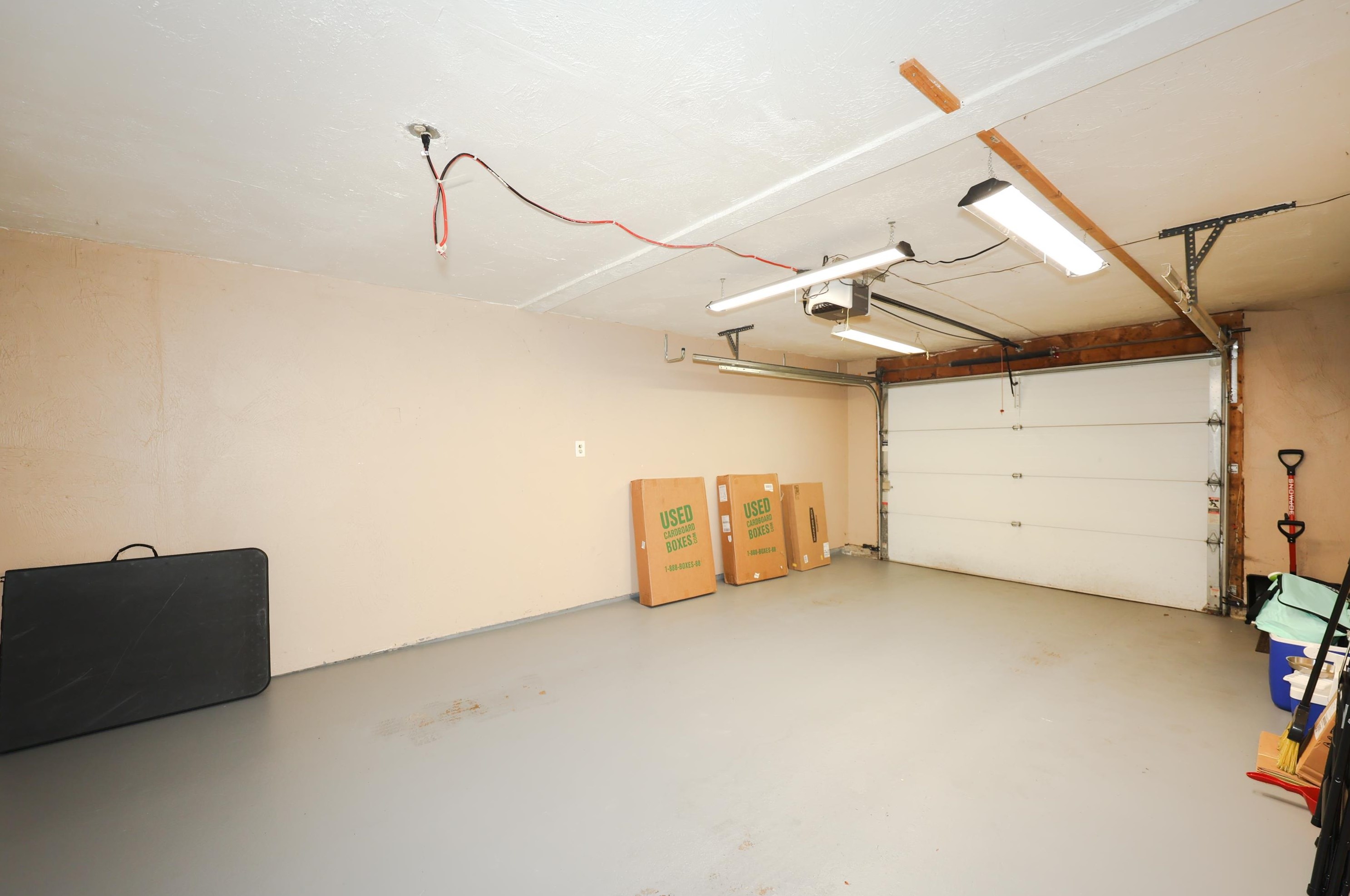 307 Cir Rd, Manchester NH 03103-3182 exterior