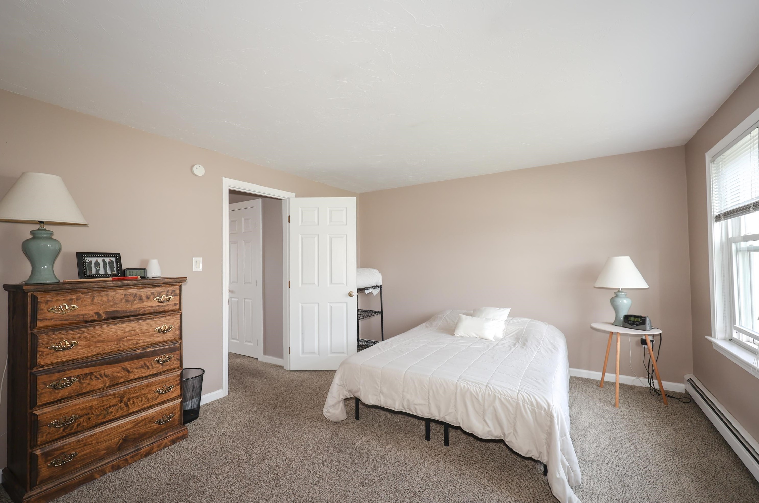 307 Cir Rd, Manchester NH 03103-3182 exterior