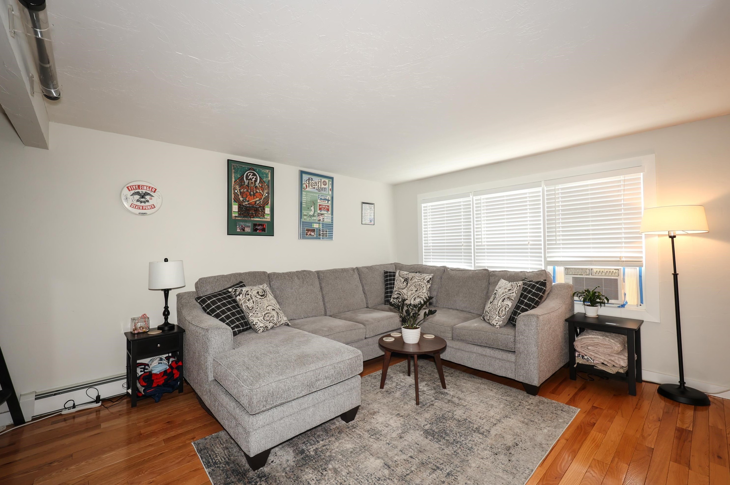 307 Cir Rd, Manchester NH 03103-3182 exterior