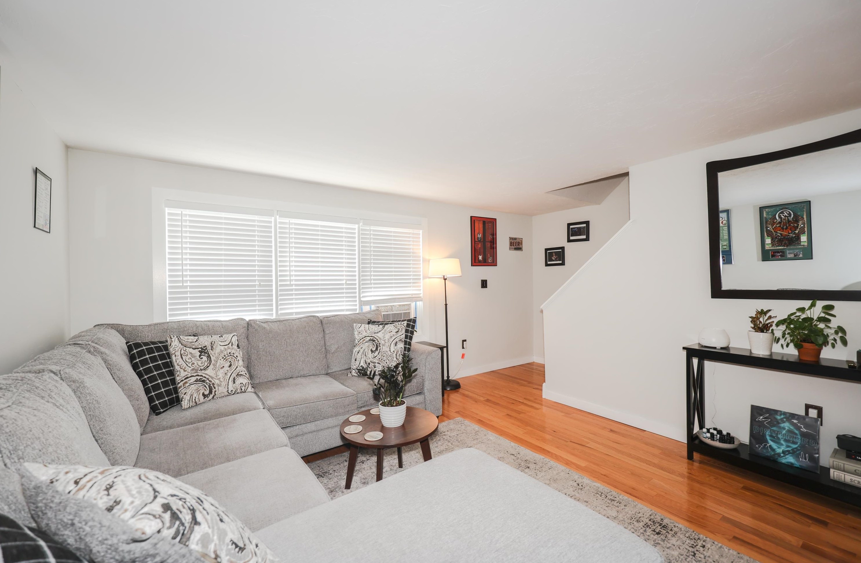 307 Cir Rd, Manchester NH 03103-3182 exterior