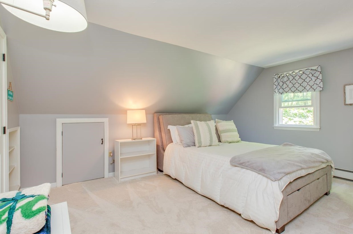 9 Jefferson Dr, Merrimack NH 03054-2416 exterior