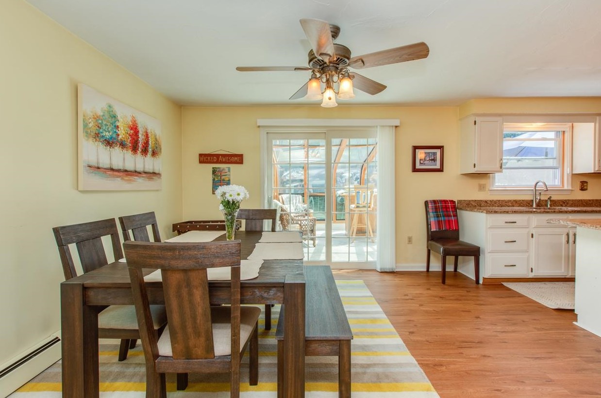 9 Jefferson Dr, Merrimack NH 03054-2416 exterior