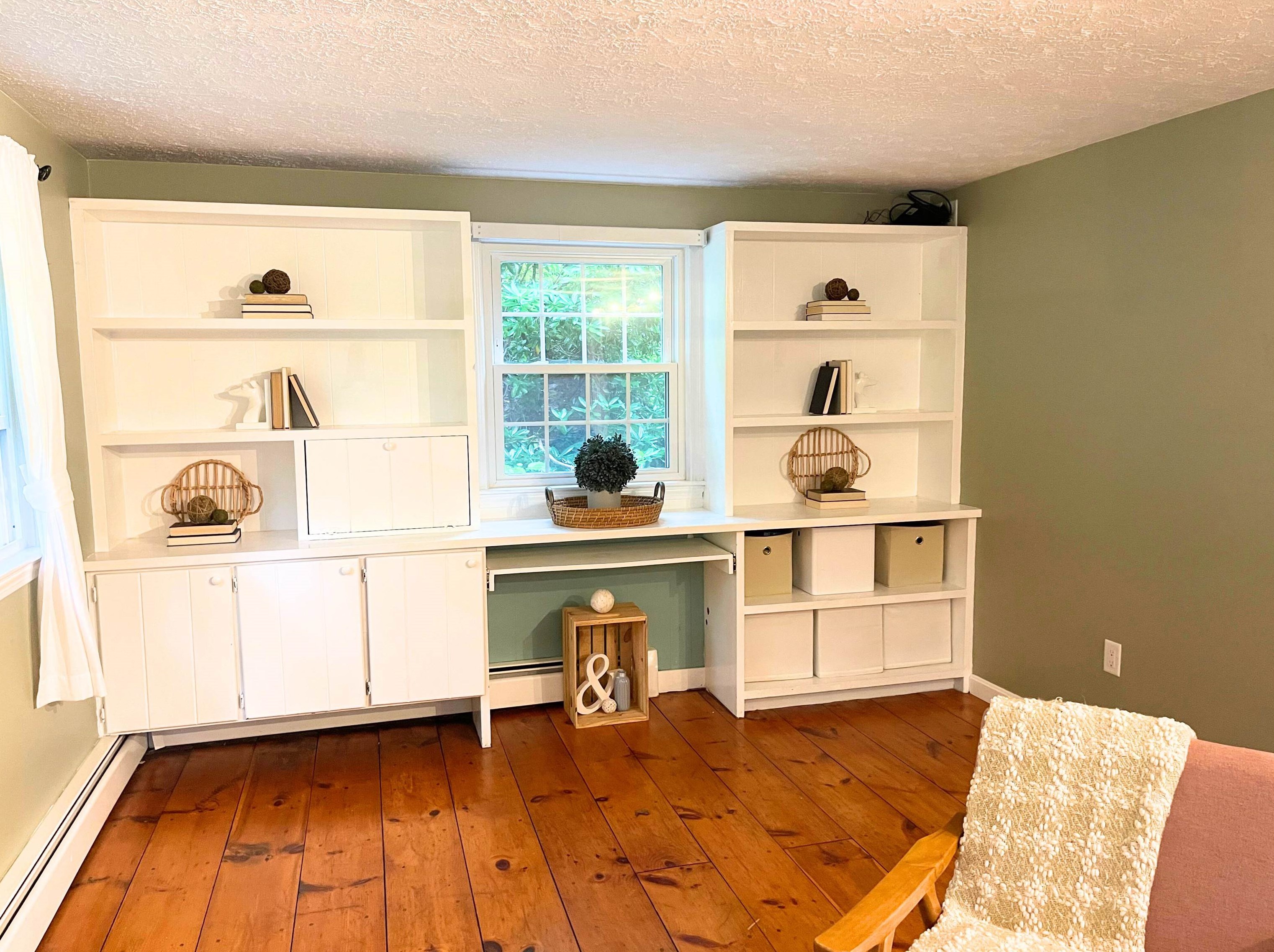 17 Green Meadow Ln, Manchester NH  03110-5546 exterior