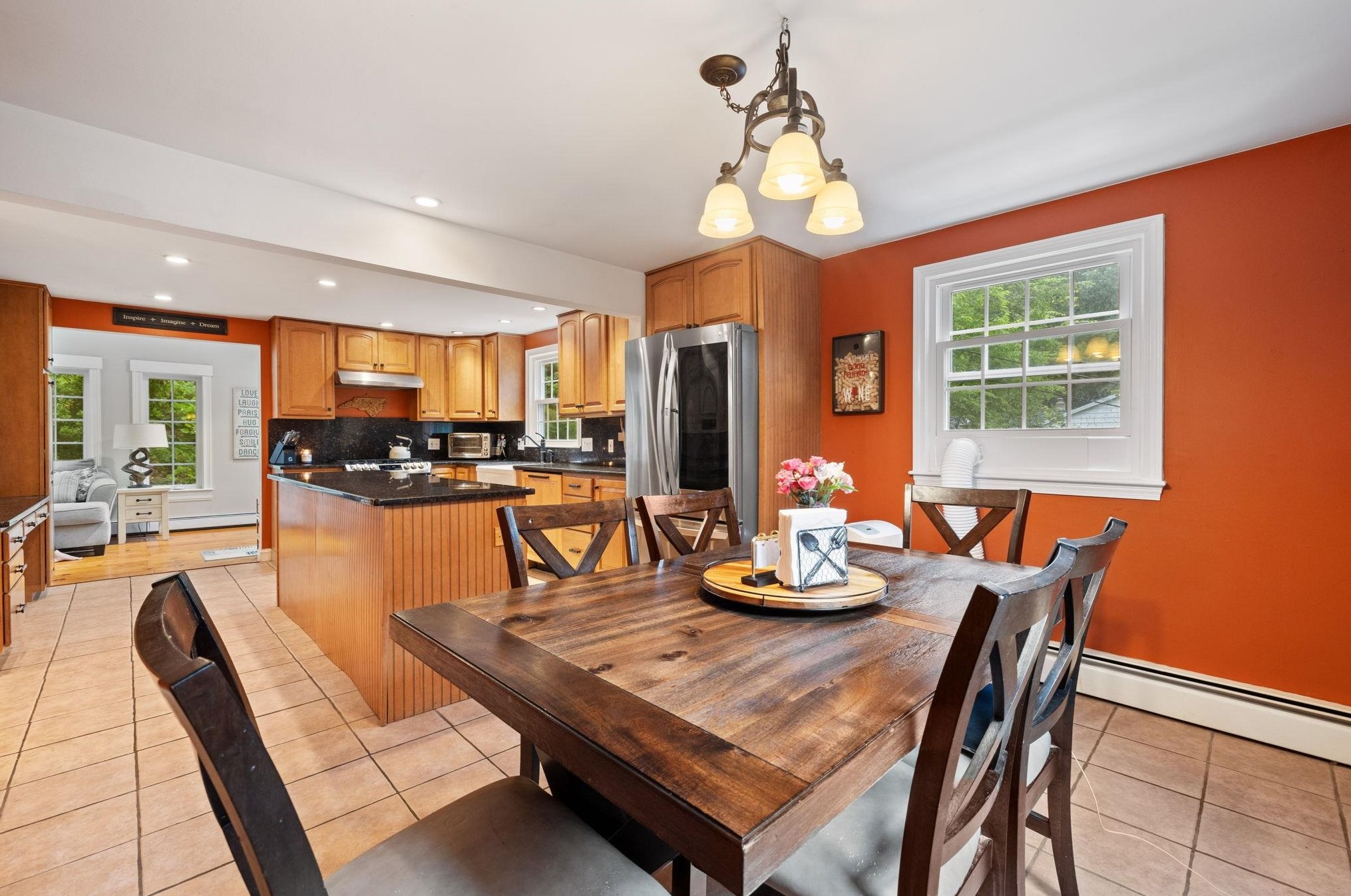 17 Green Meadow Ln, Manchester NH  03110-5546 exterior