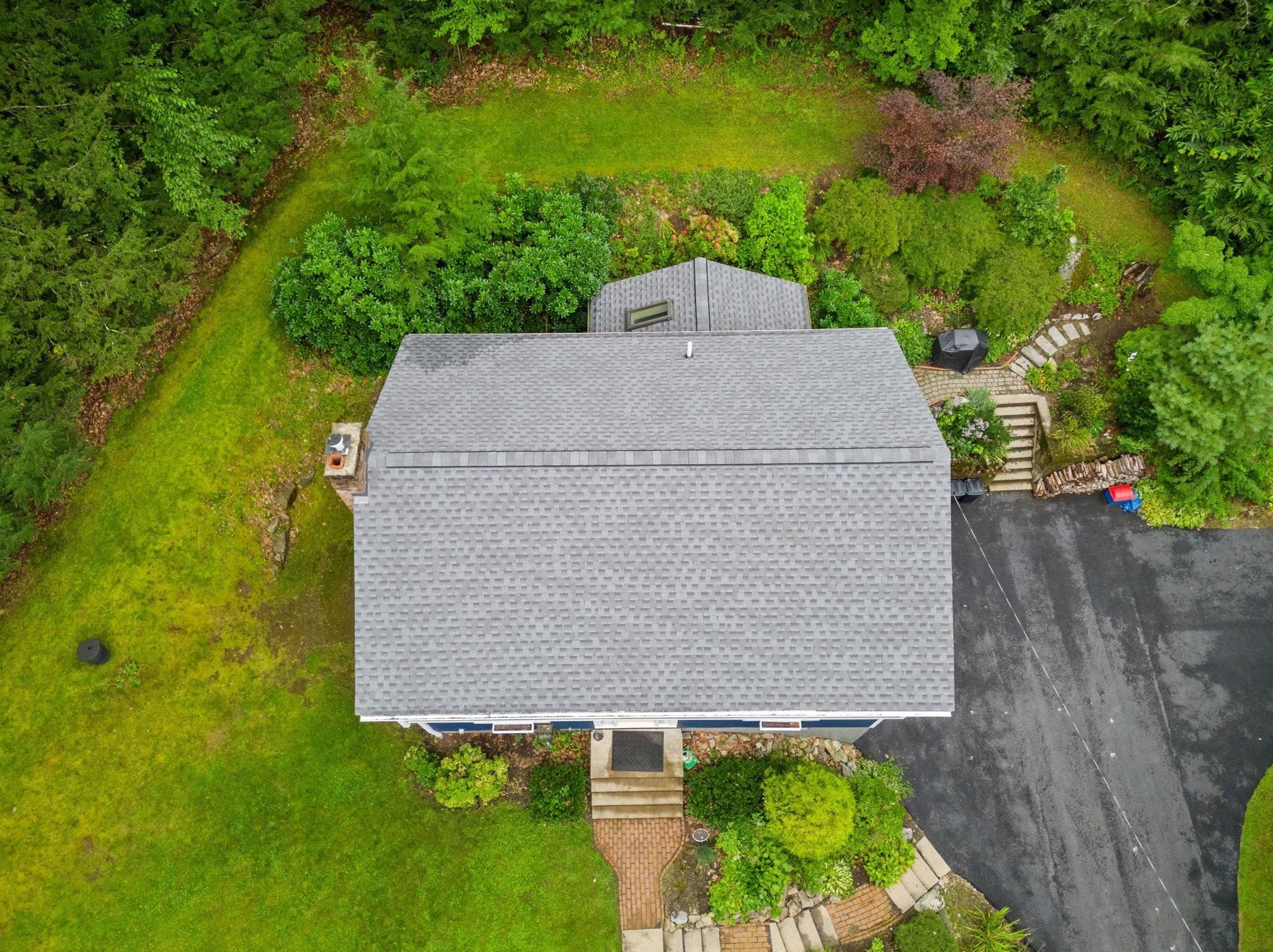 17 Green Meadow Ln, Manchester NH  03110-5546 exterior