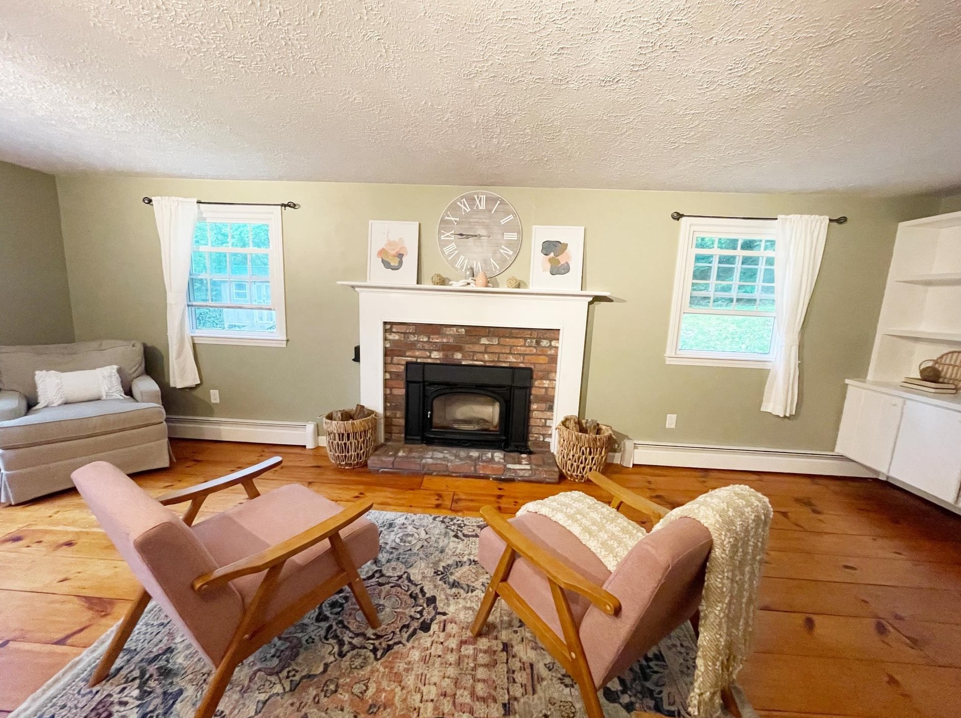 17 Green Meadow Ln, Manchester NH  03110-5546 exterior