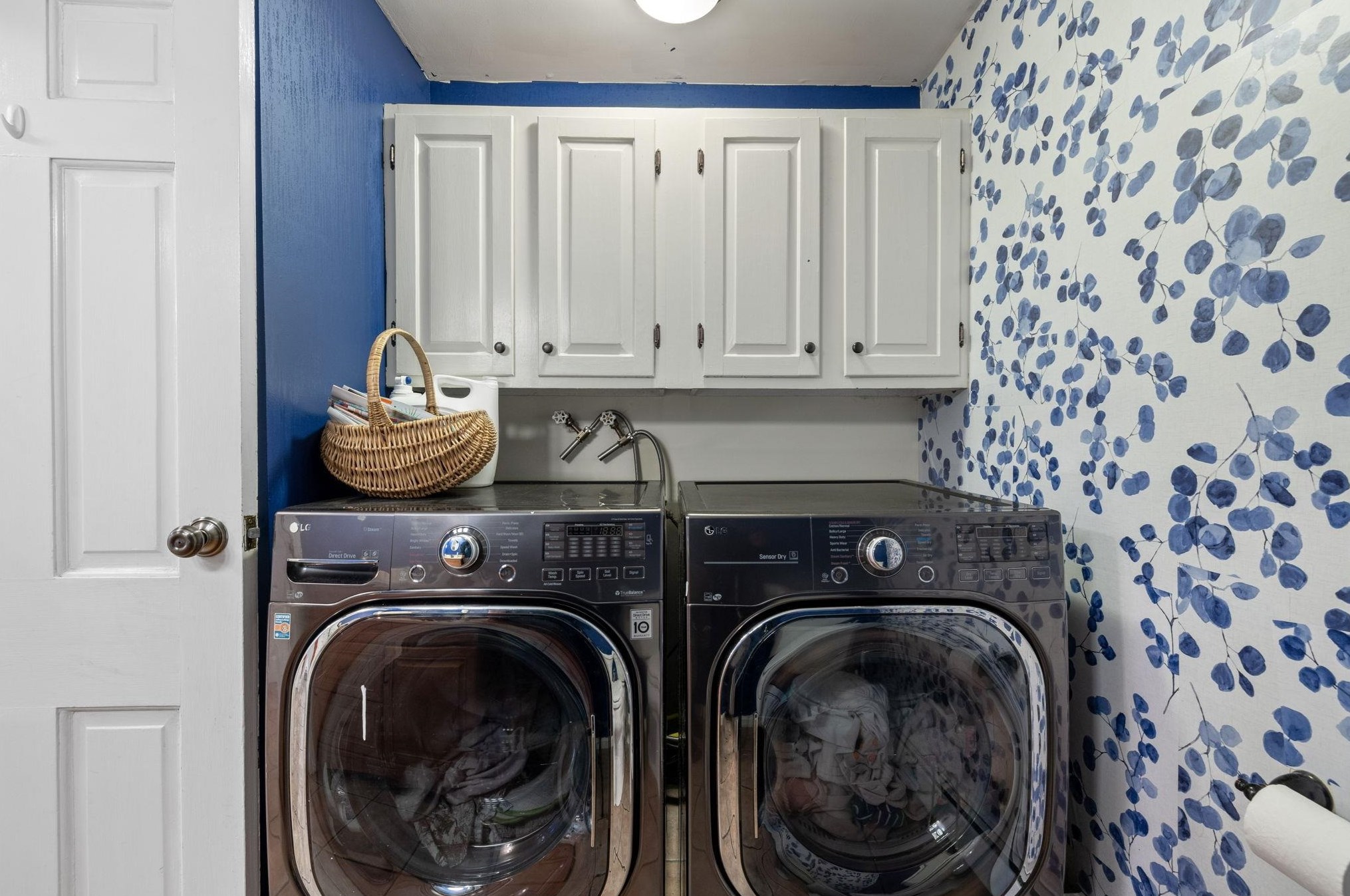 17 Green Meadow Ln, Manchester NH  03110-5546 exterior