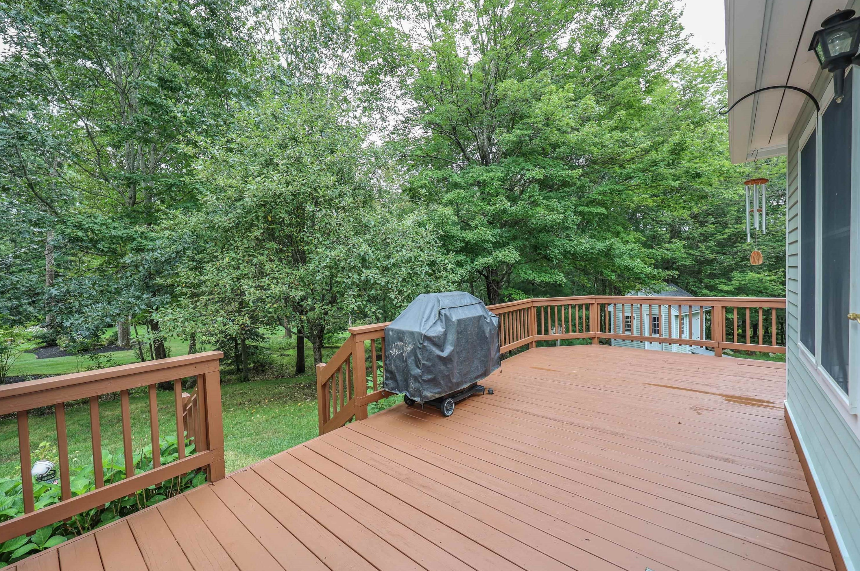 19 Proctor Rd, Manchester NH 03110-4723 exterior