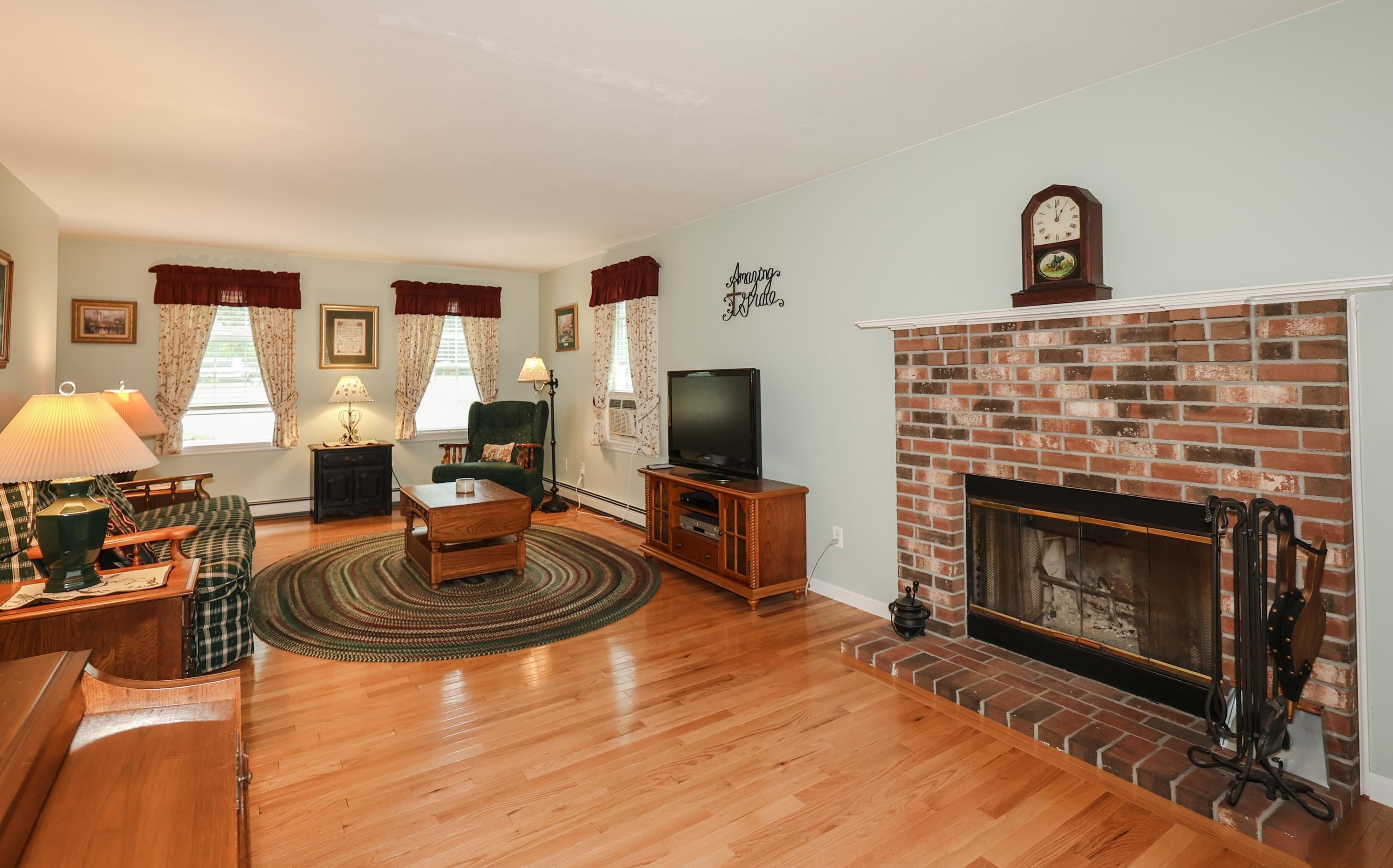 19 Proctor Rd, Manchester NH 03110-4723 exterior