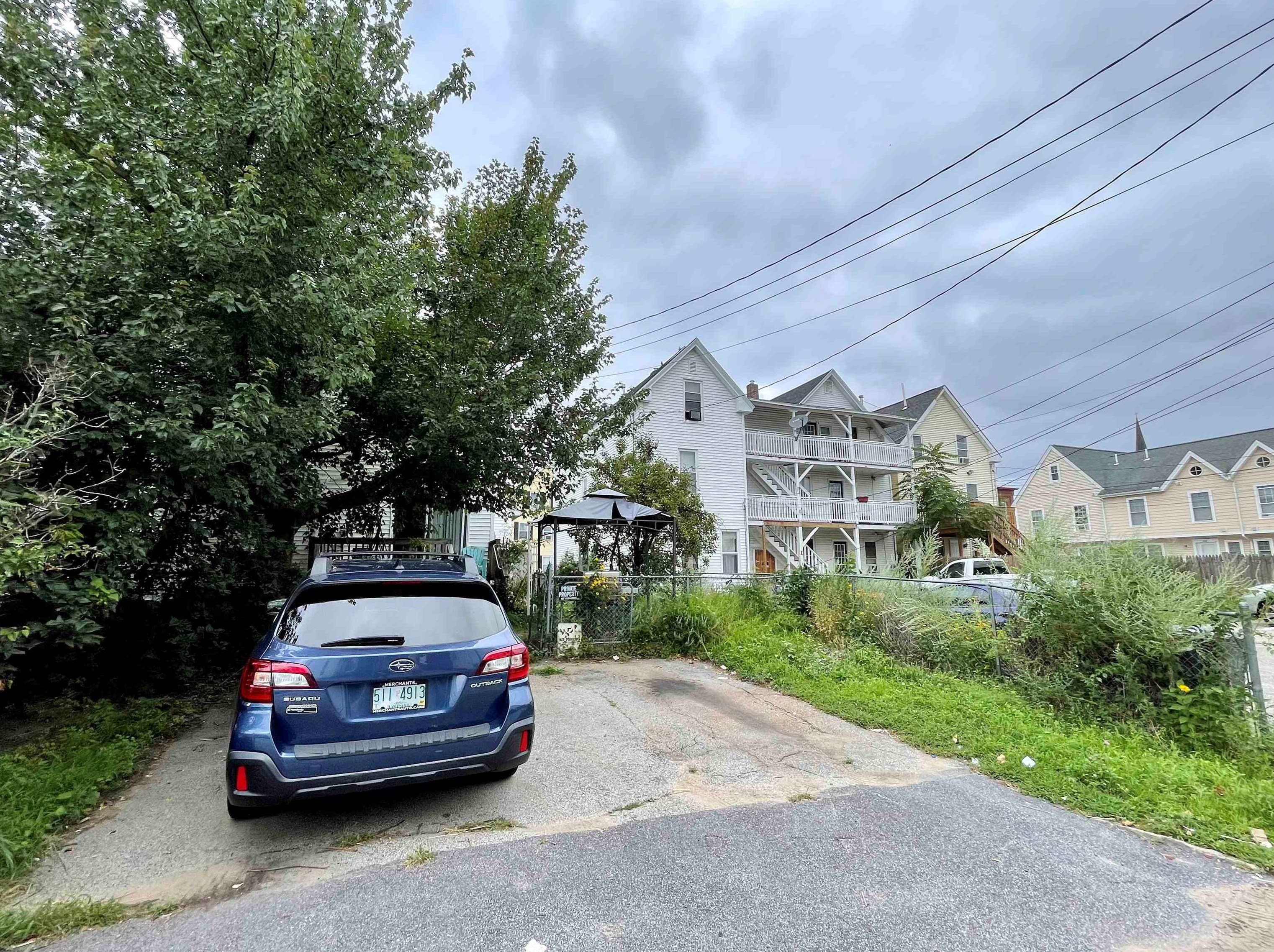 181 Cedar St, Manchester NH 03103-5311 exterior