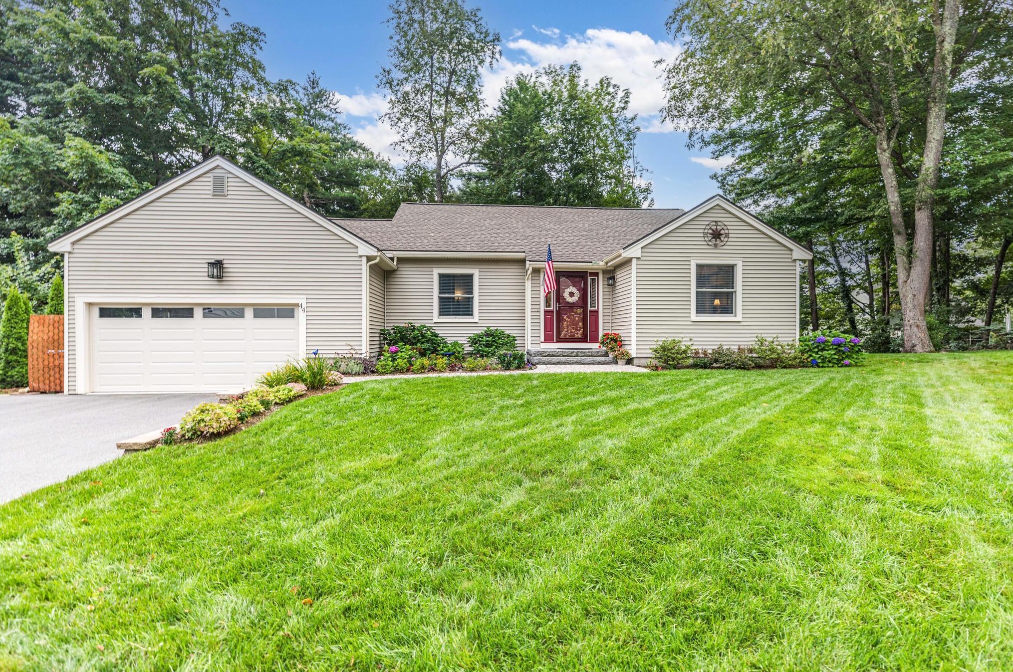 44 Alderwood Dr, Stratham, NH 03885 MLS 4966482 Coldwell Banker