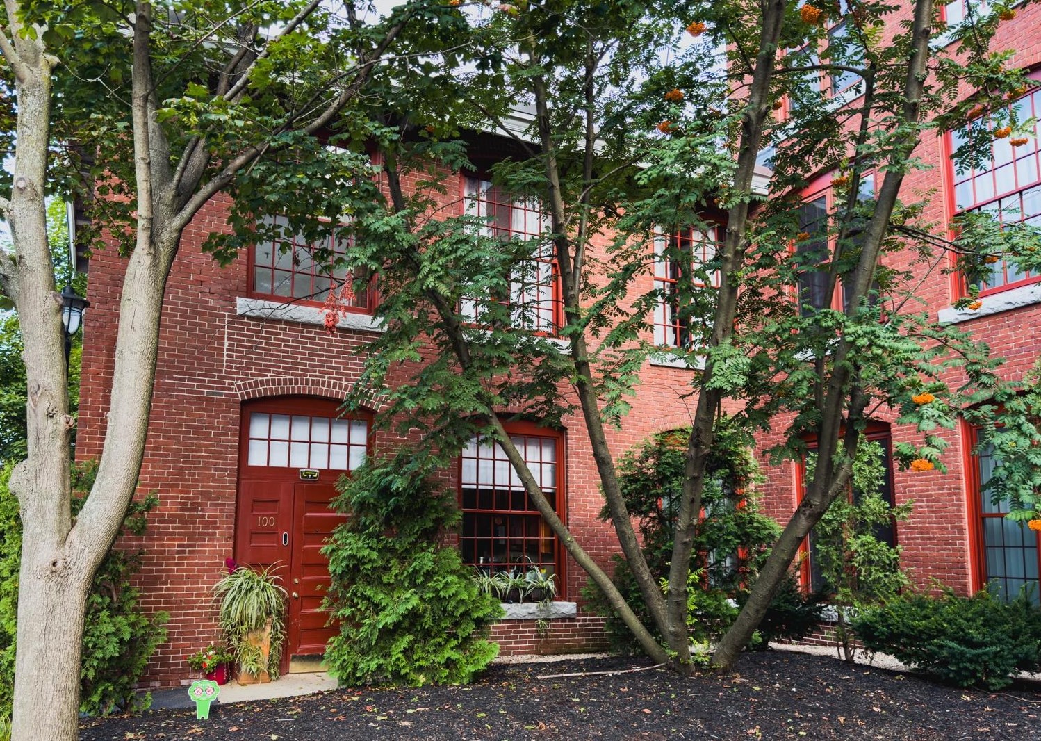 470 Silver St, Manchester NH  03103-5000 exterior