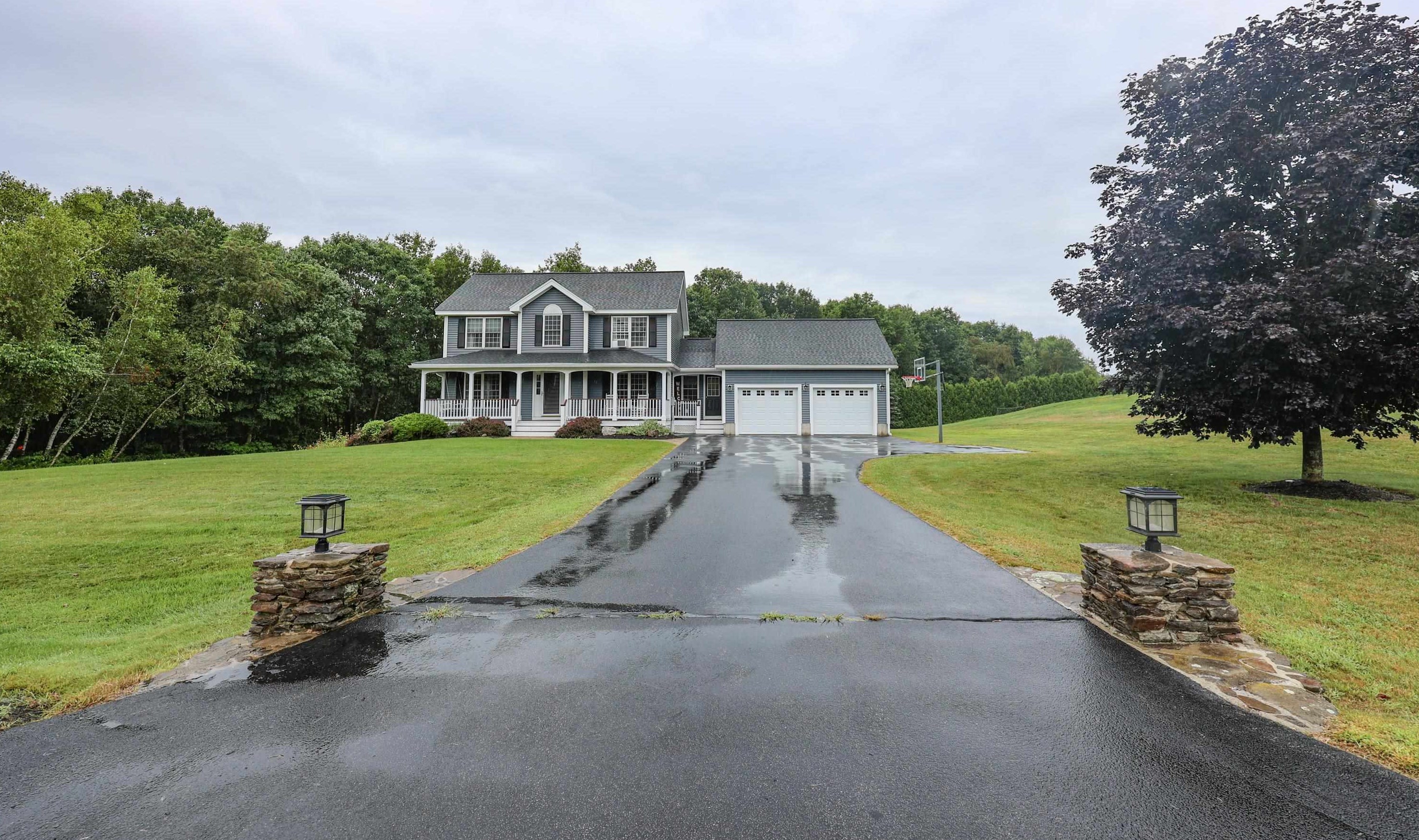 88 Brenton St, Hudson NH  03052-1070 exterior