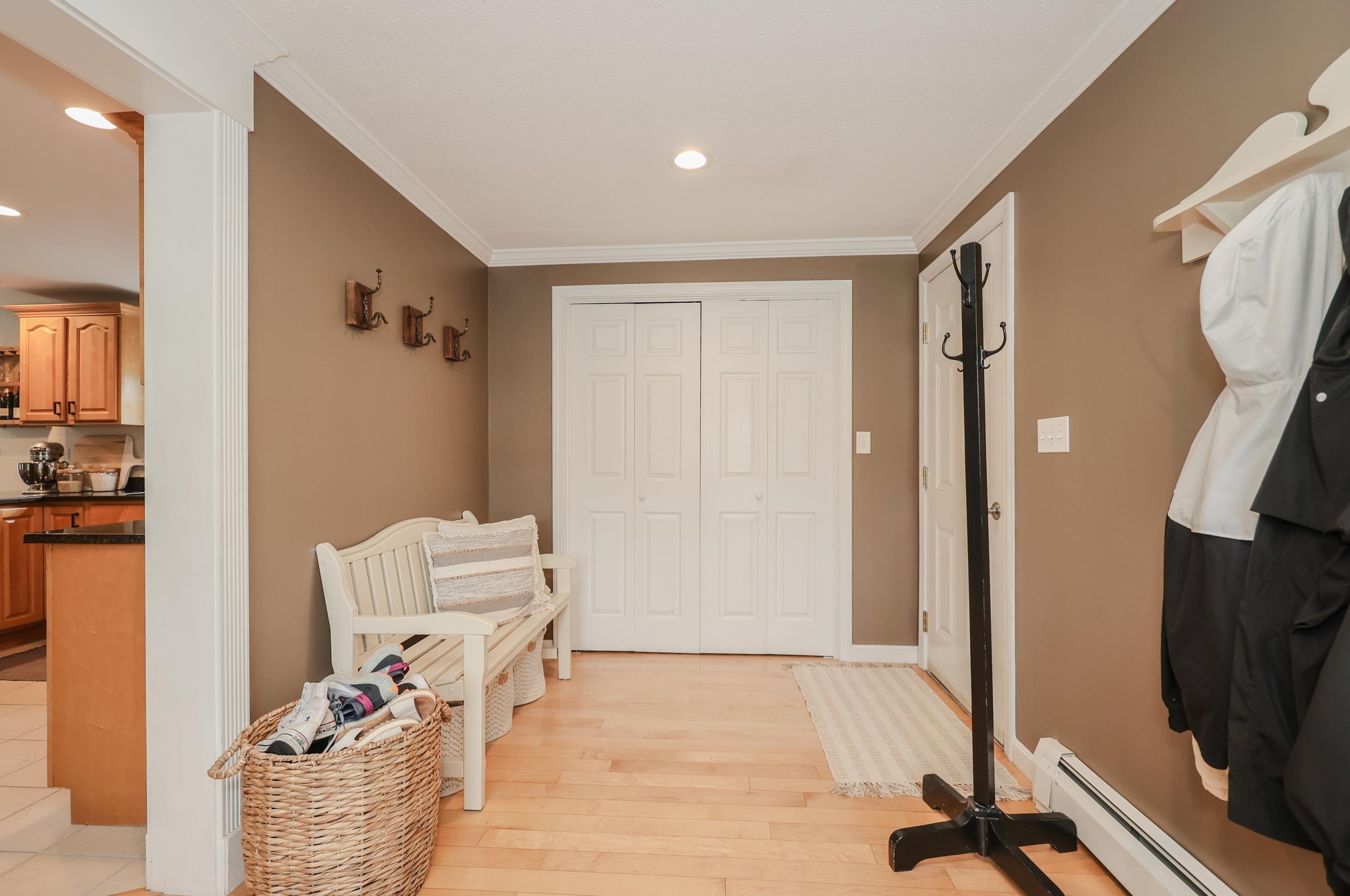 88 Brenton St, Hudson NH  03052-1070 exterior