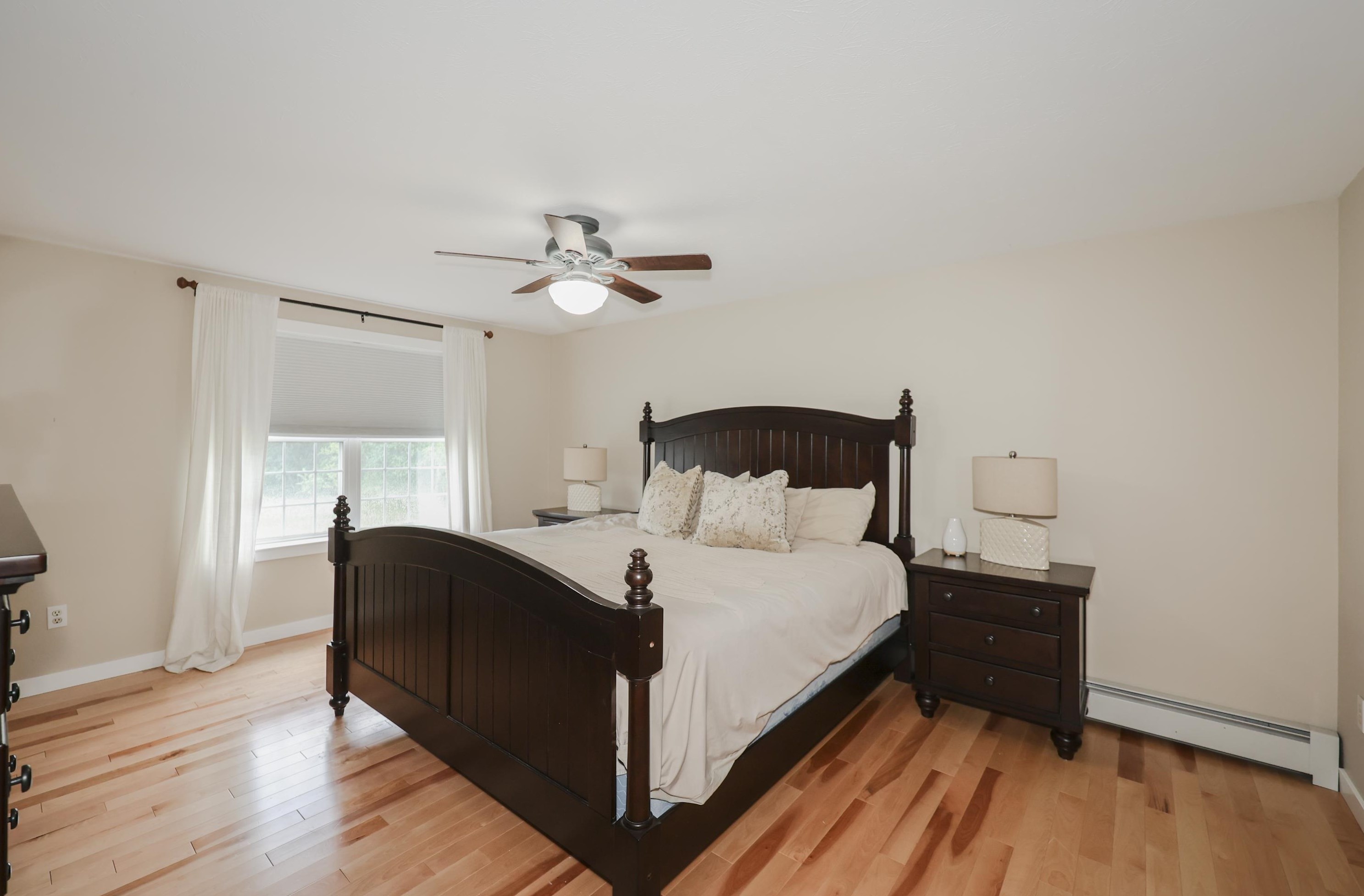 88 Brenton St, Hudson NH  03052-1070 exterior