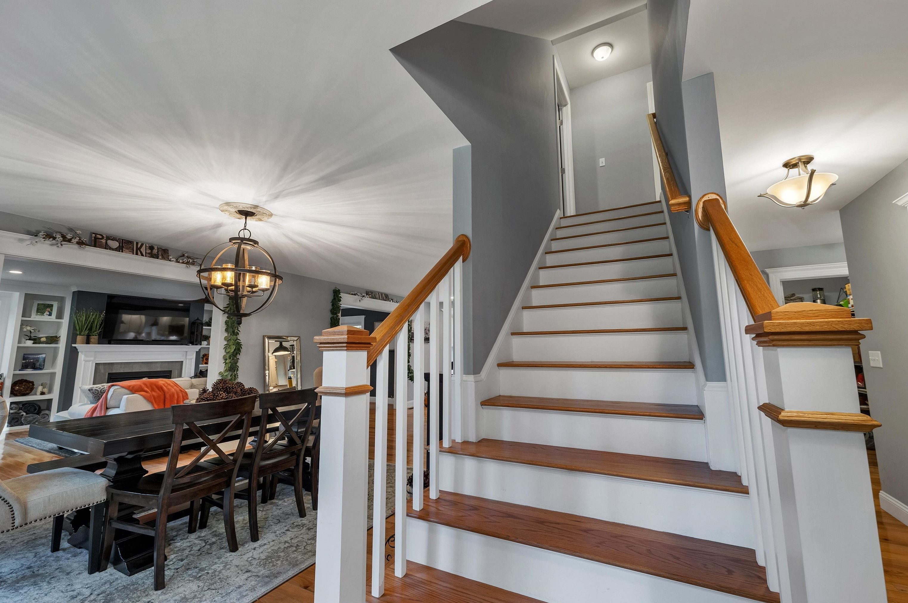 227 Ash Swamp Rd, Newmarket NH 03857-2073 exterior