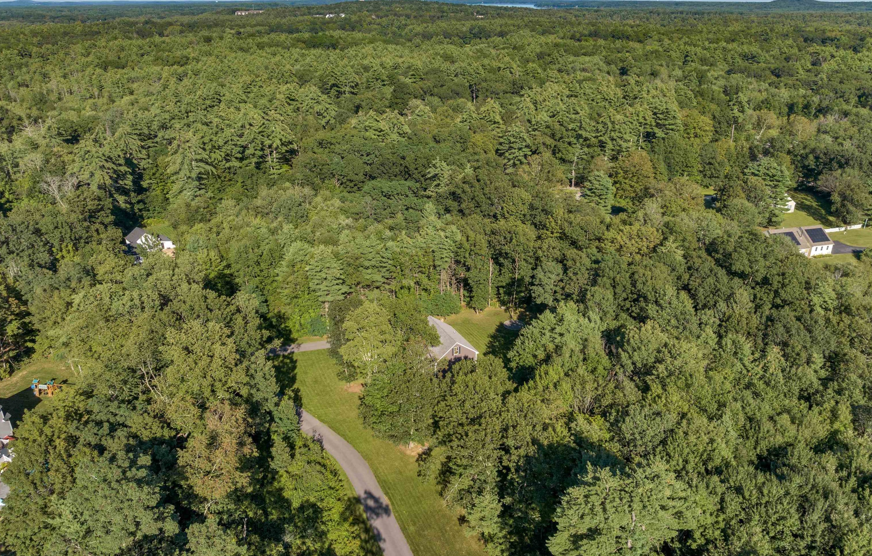 227 Ash Swamp Rd, Newmarket NH 03857-2073 exterior