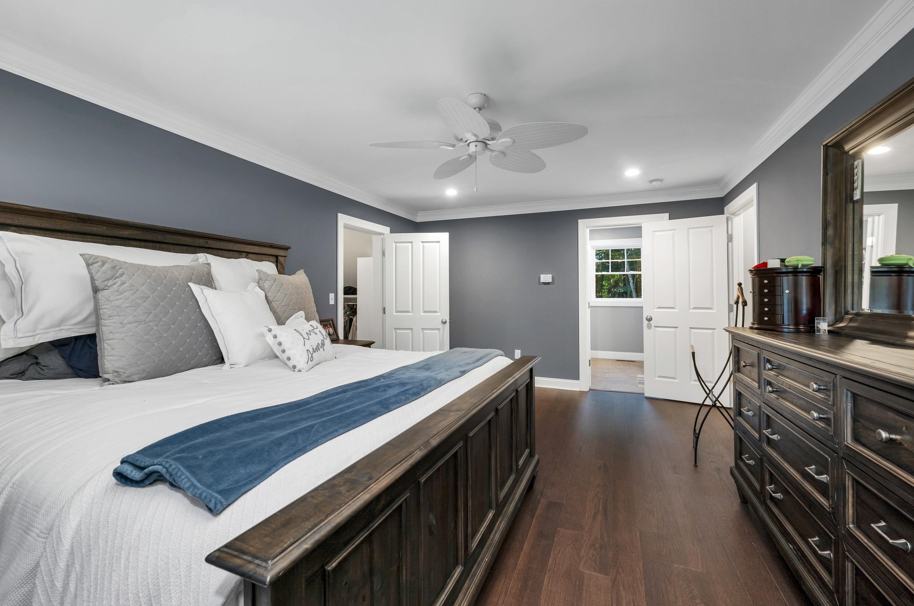 227 Ash Swamp Rd, Newmarket NH 03857-2073 exterior