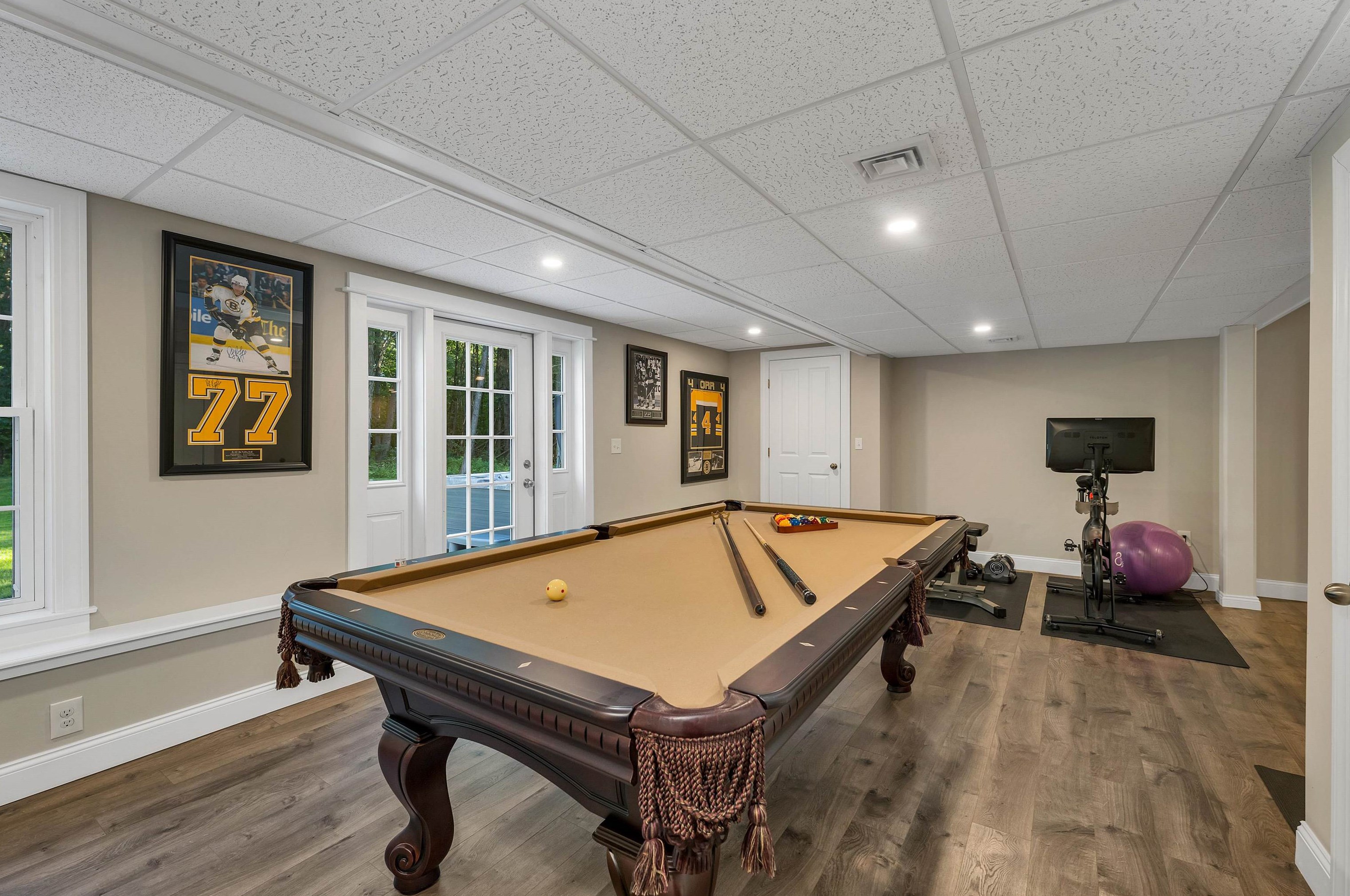 227 Ash Swamp Rd, Newmarket NH 03857-2073 exterior