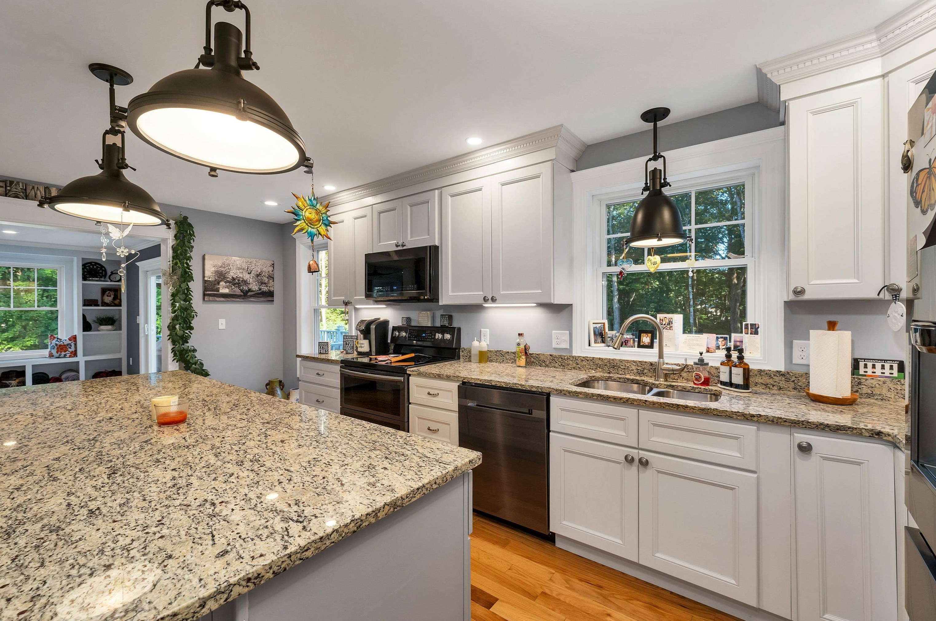 227 Ash Swamp Rd, Newmarket NH 03857-2073 exterior