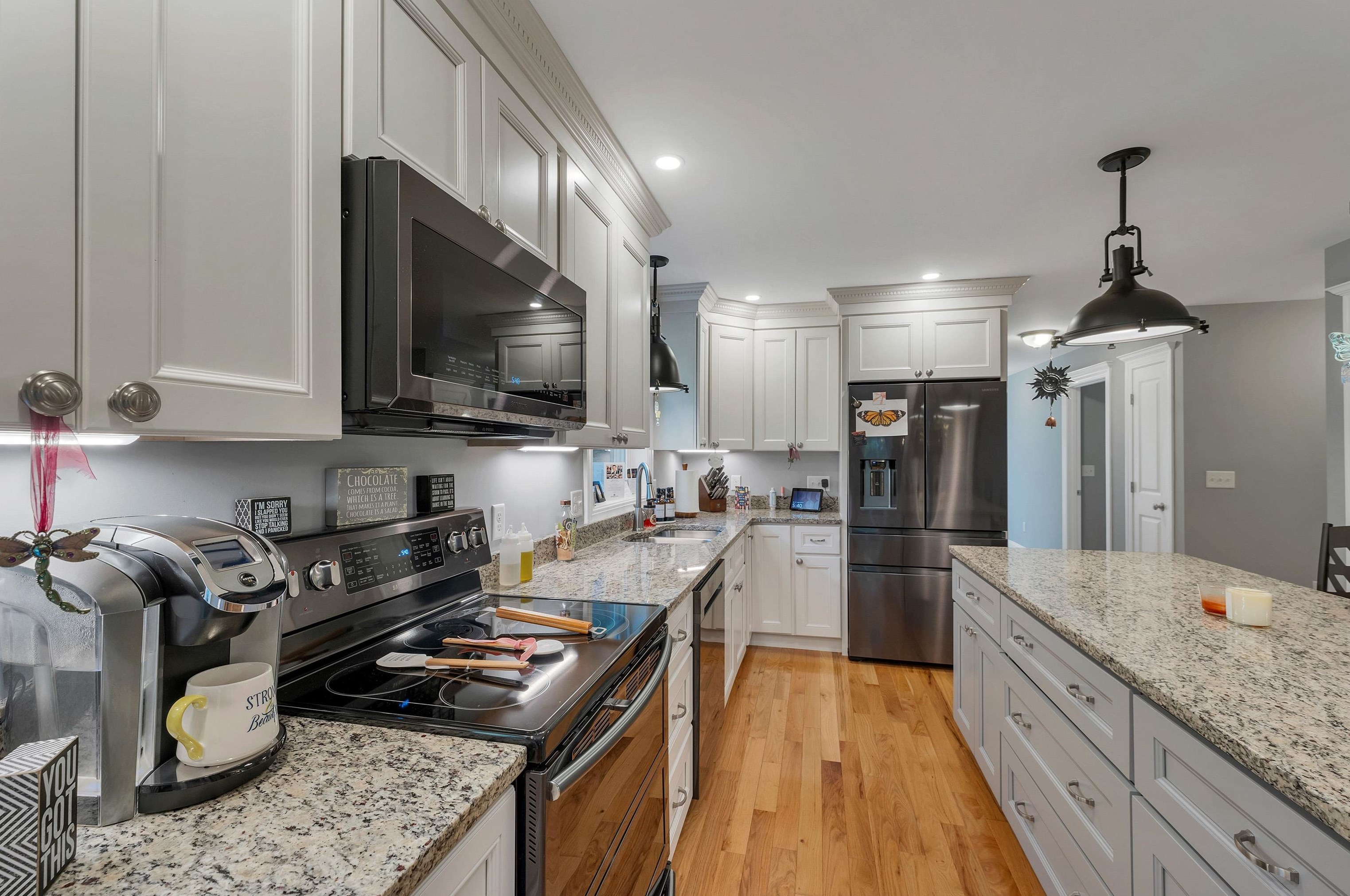 227 Ash Swamp Rd, Newmarket NH 03857-2073 exterior