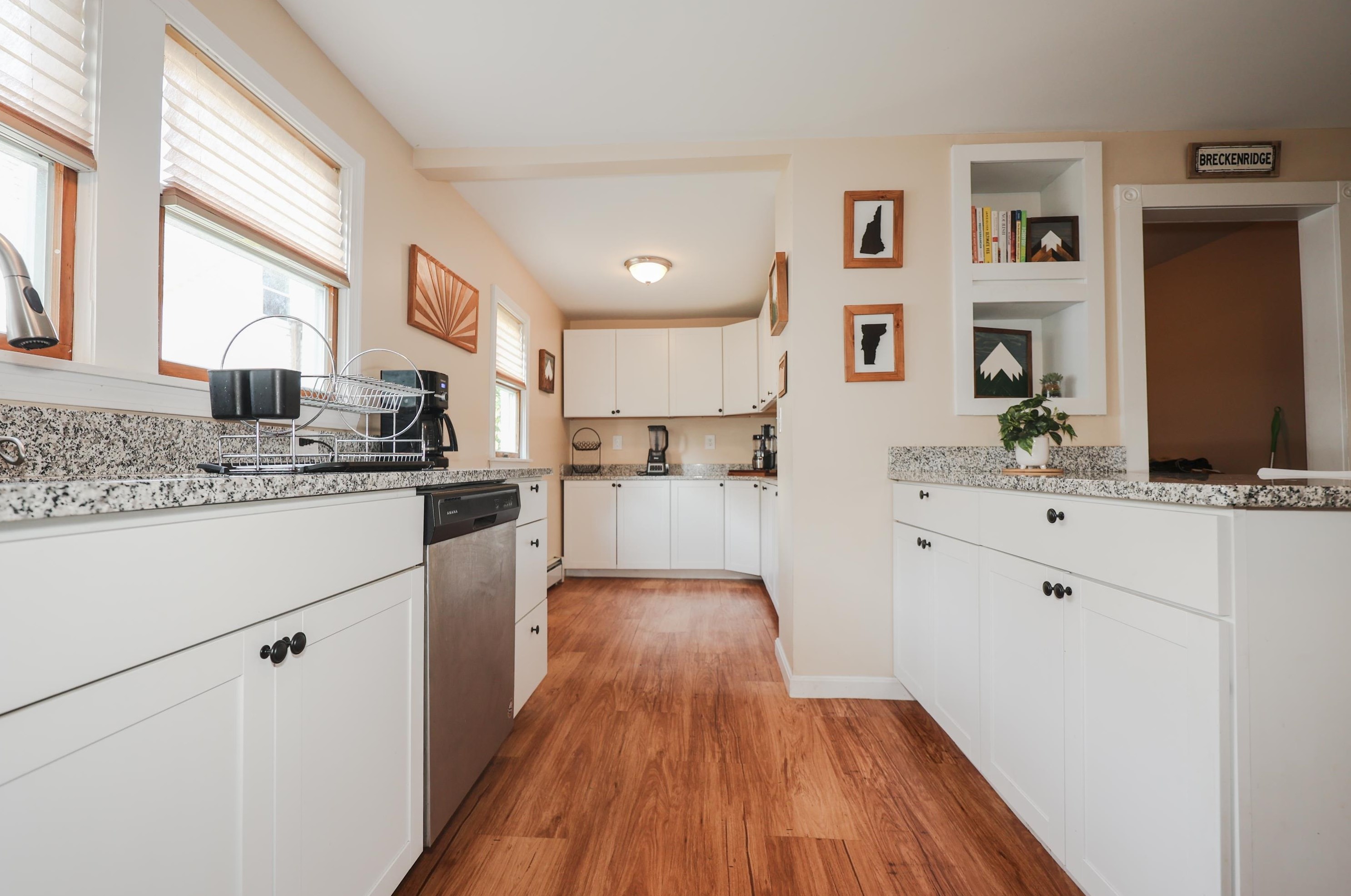 161 Mammoth Rd, Manchester NH  03109-4907 exterior