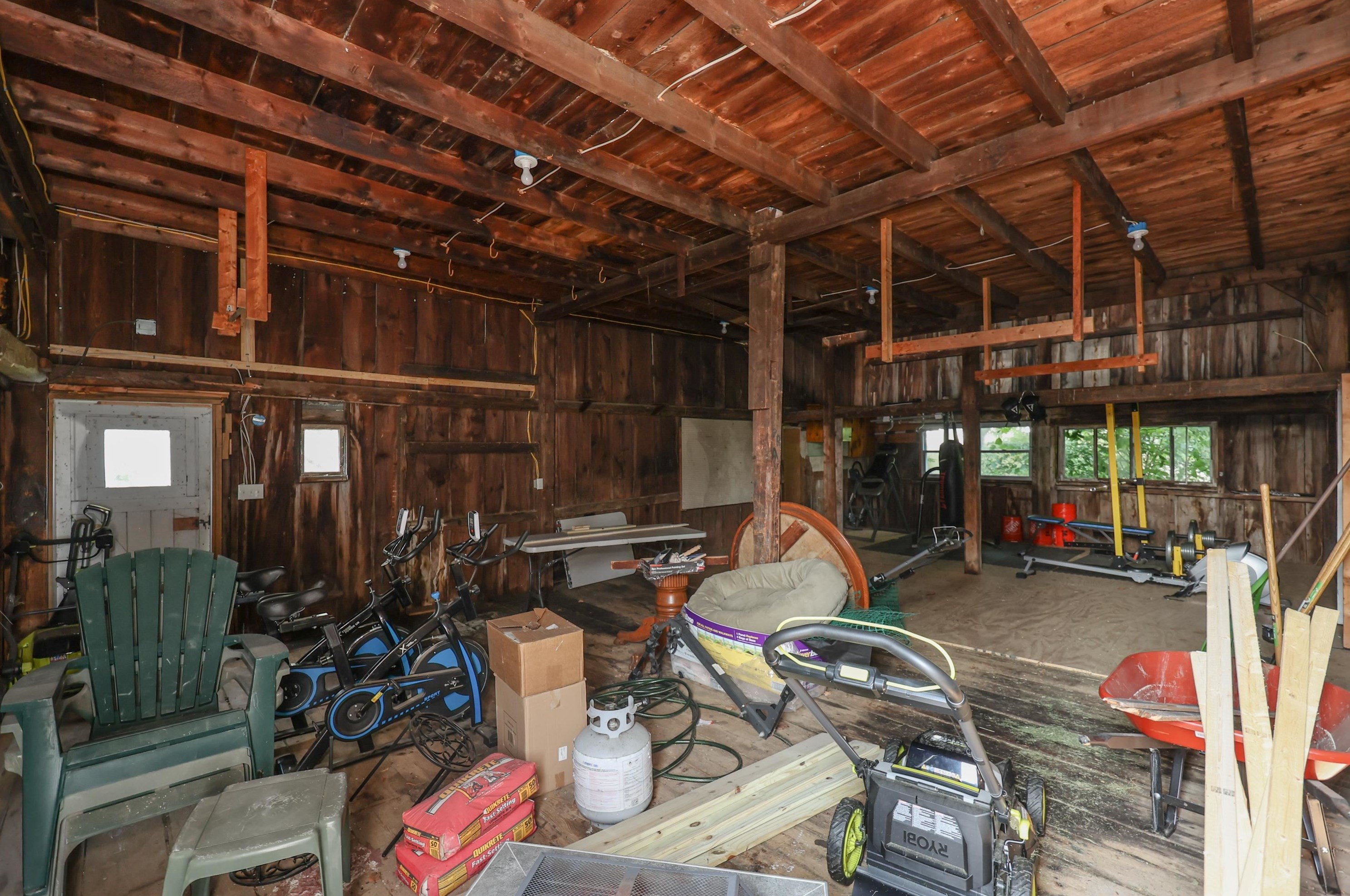 161 Mammoth Rd, Manchester NH  03109-4907 exterior