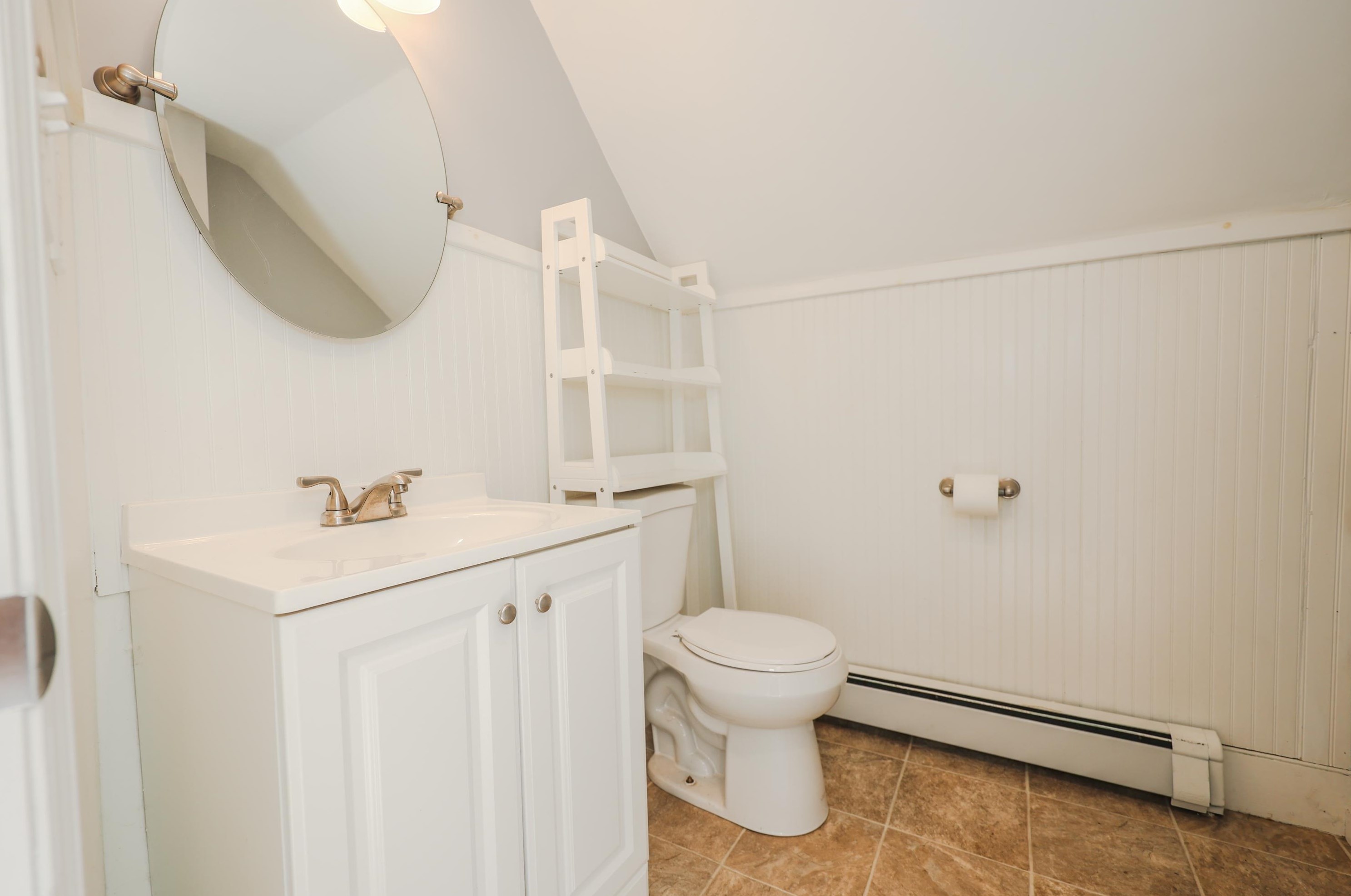 161 Mammoth Rd, Manchester NH  03109-4907 exterior