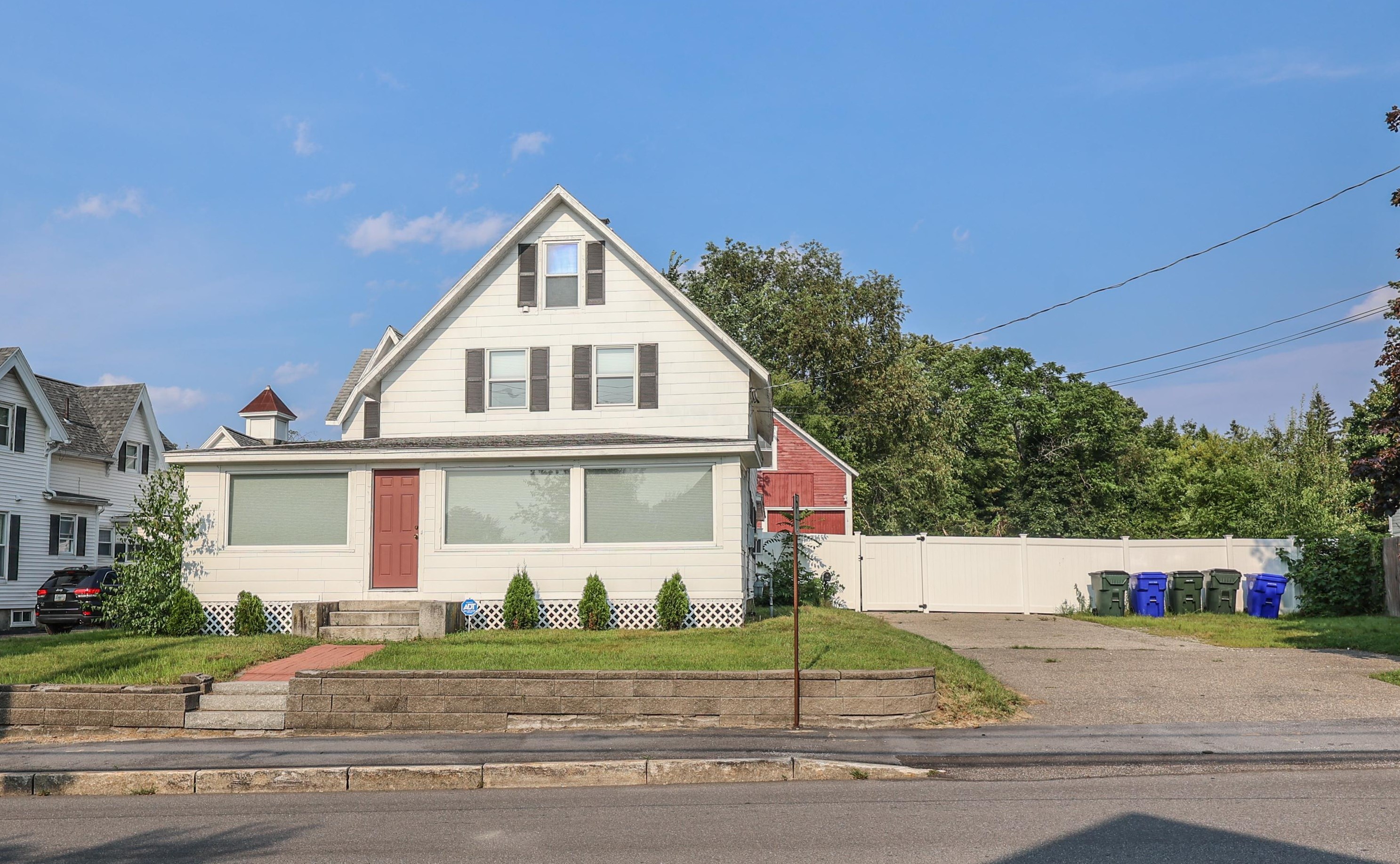 161 Mammoth Rd, Manchester NH  03109-4907 exterior