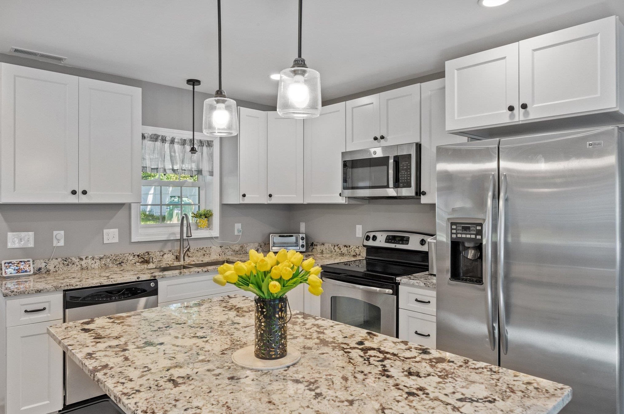 22 Circle Dr, Meredith NH  03253-6304 exterior