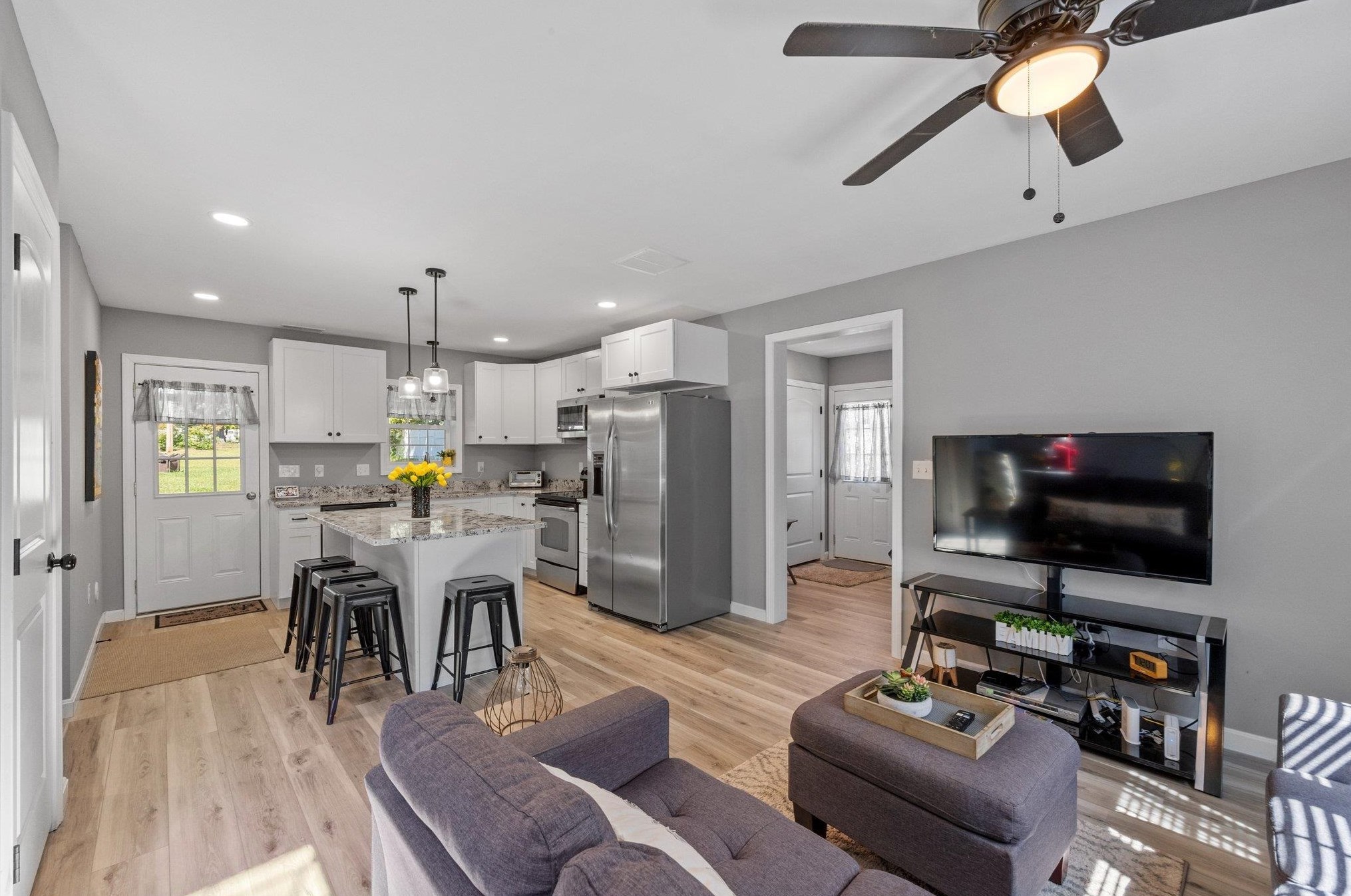 22 Circle Dr, Meredith NH  03253-6304 exterior