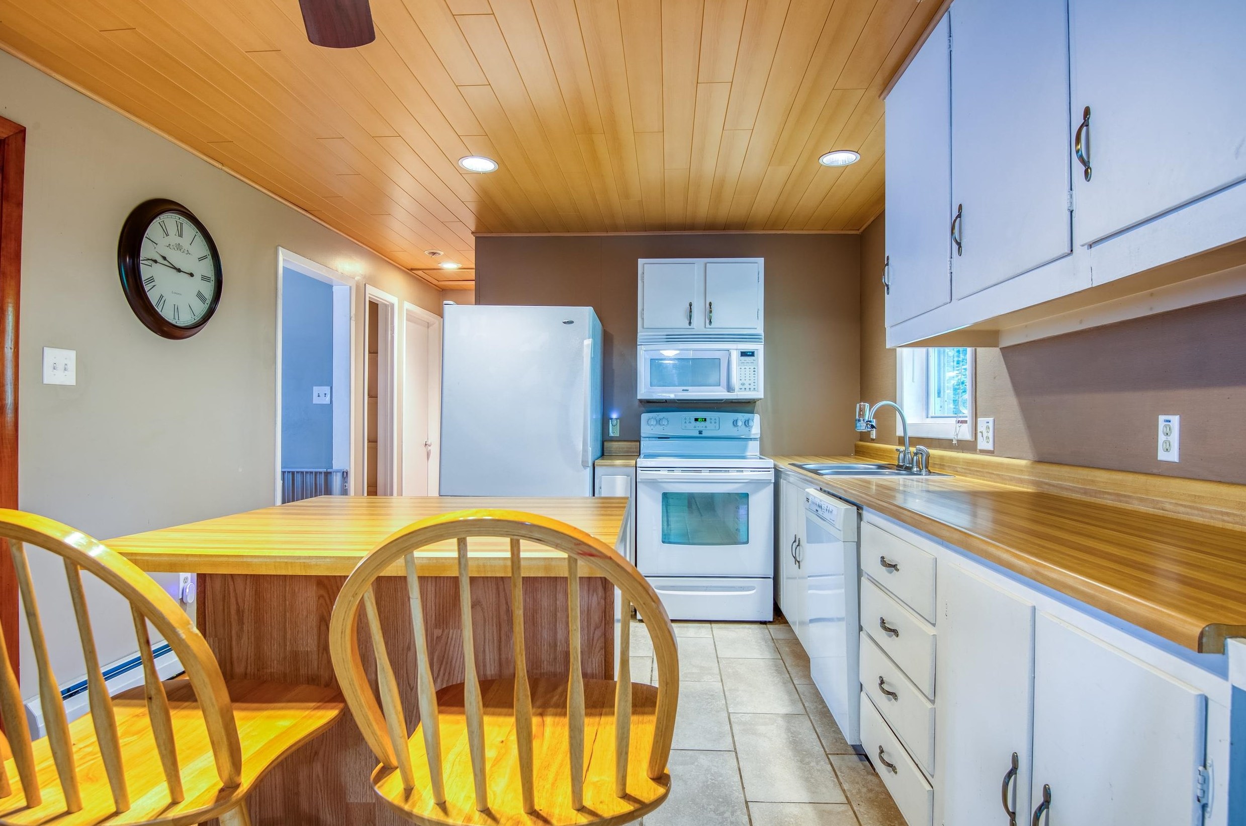 2 Stony Brk Rd, Shelburne NH  03581-1350 exterior