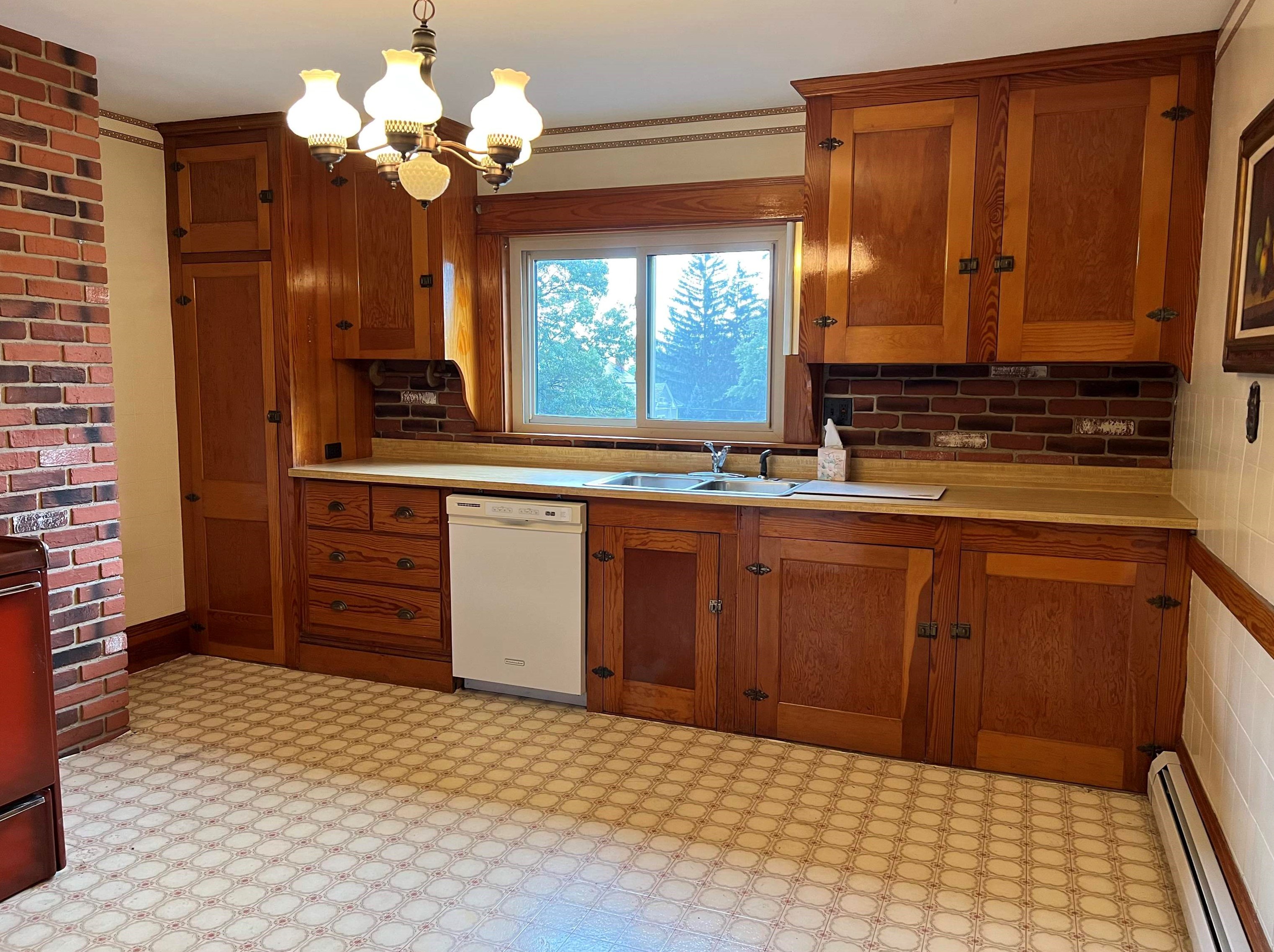 526 Amherst St, Manchester NH 03104-5083 exterior