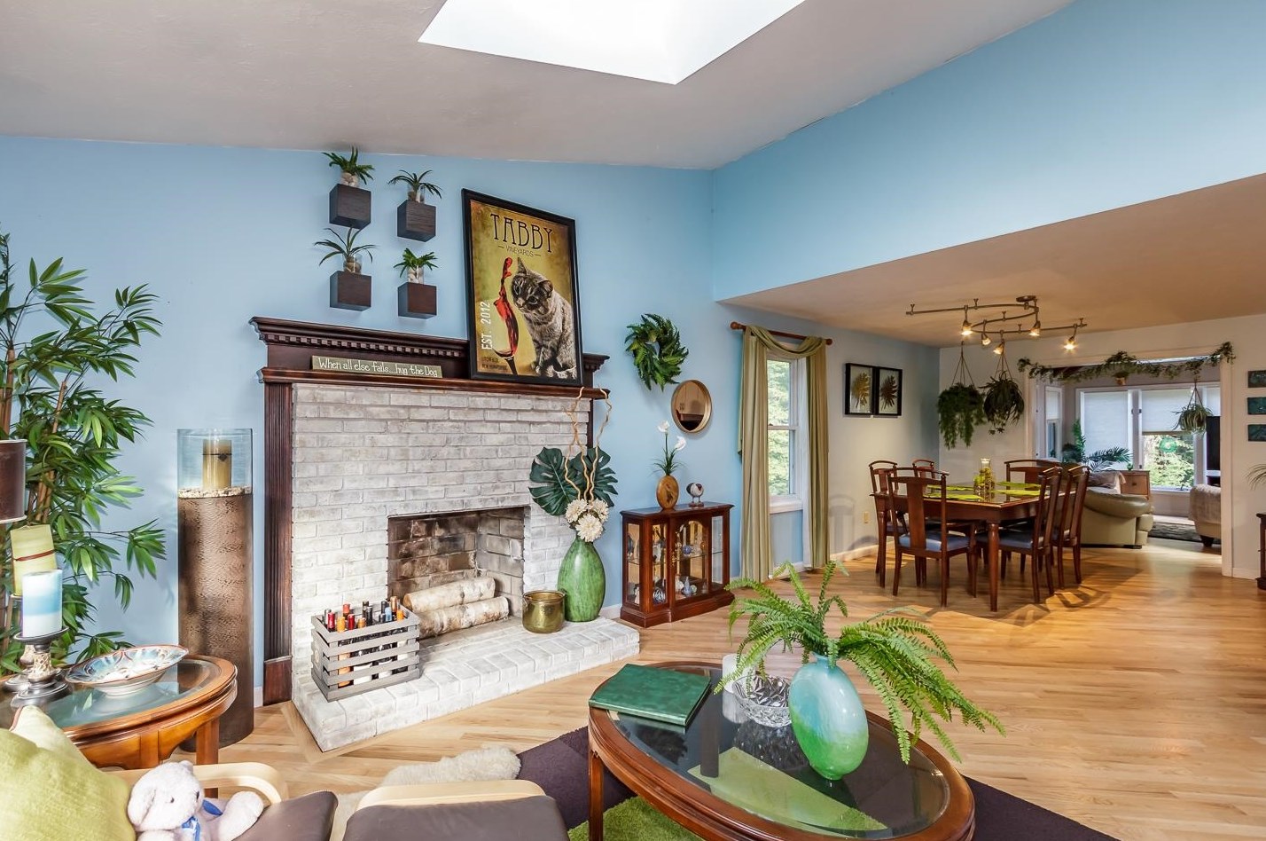 137 Pinecrest Rd, Hudson NH  03052-2317 exterior