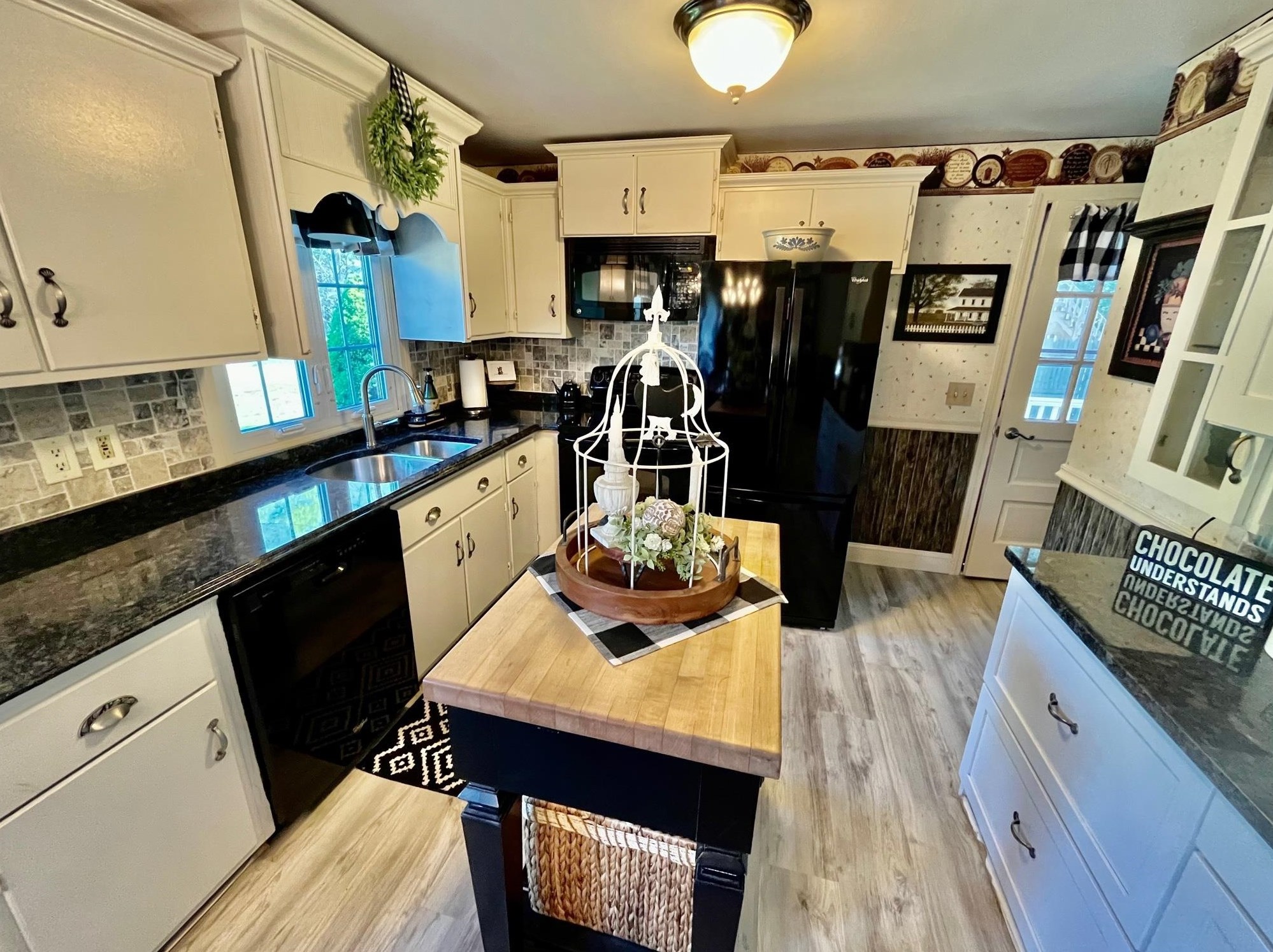 74 Main St, Plaistow NH 03865-3034 exterior