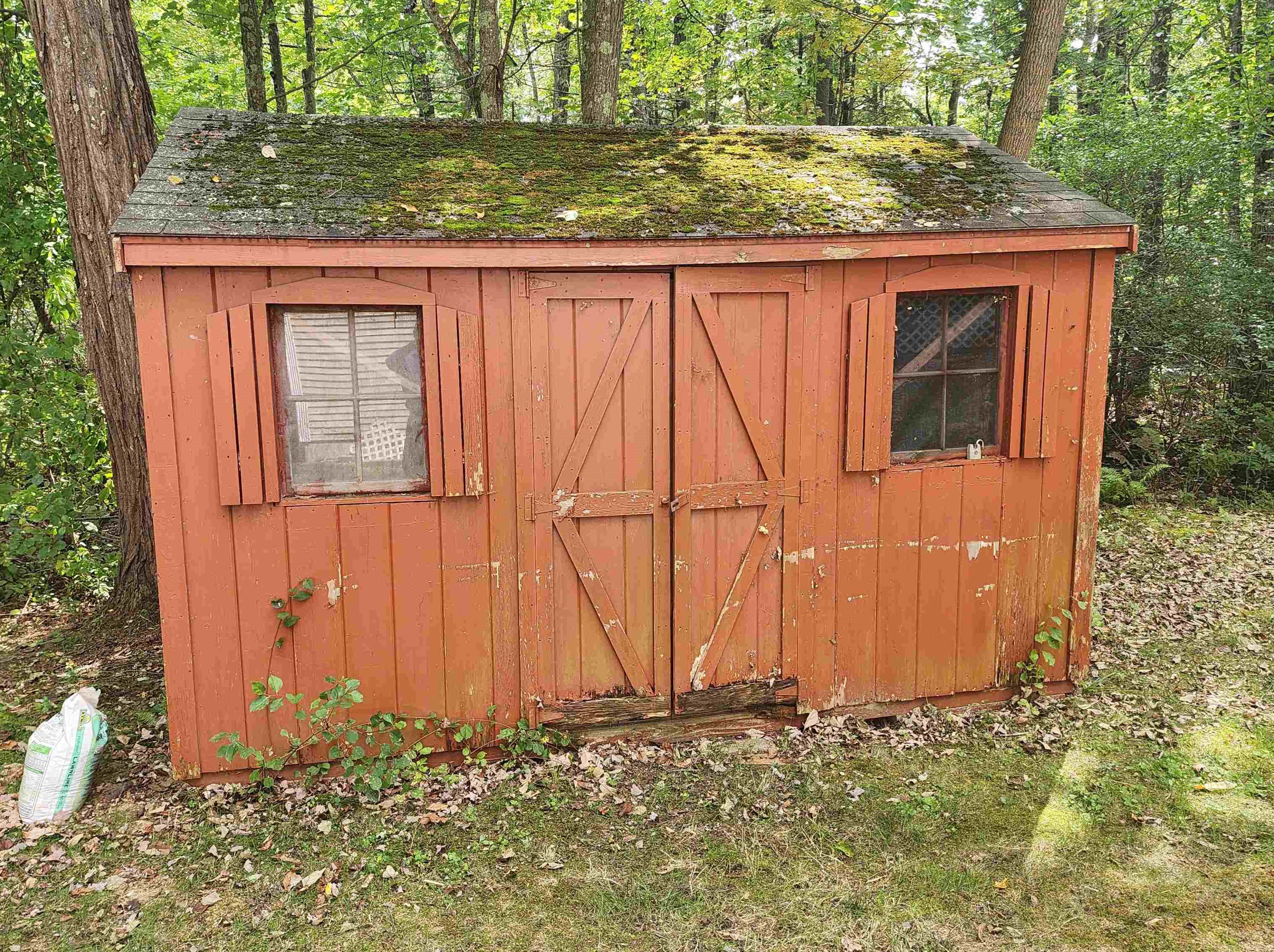 4649 Brown Ave, Manchester NH 03103-6726 exterior