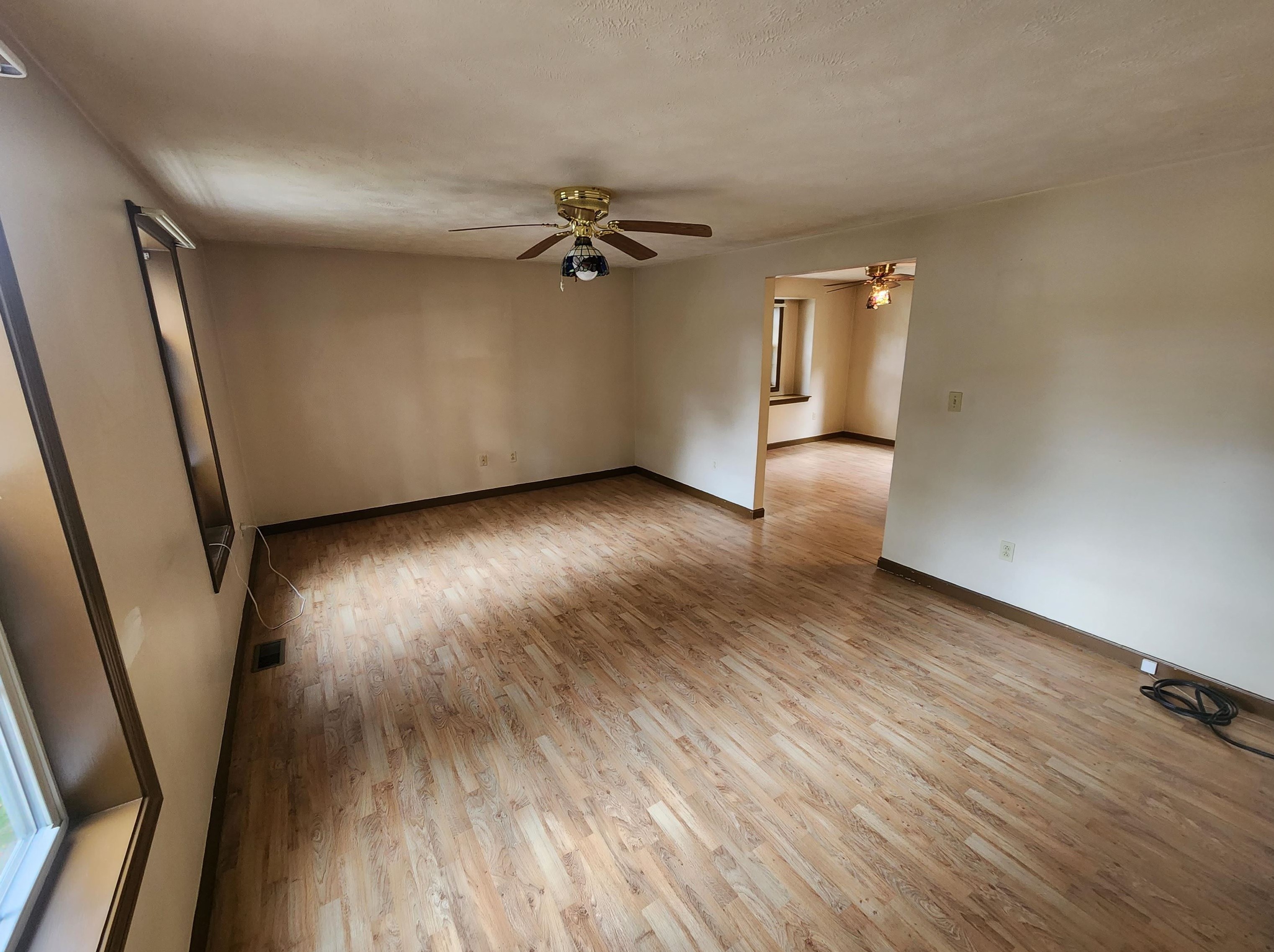 4649 Brown Ave, Manchester NH 03103-6726 exterior