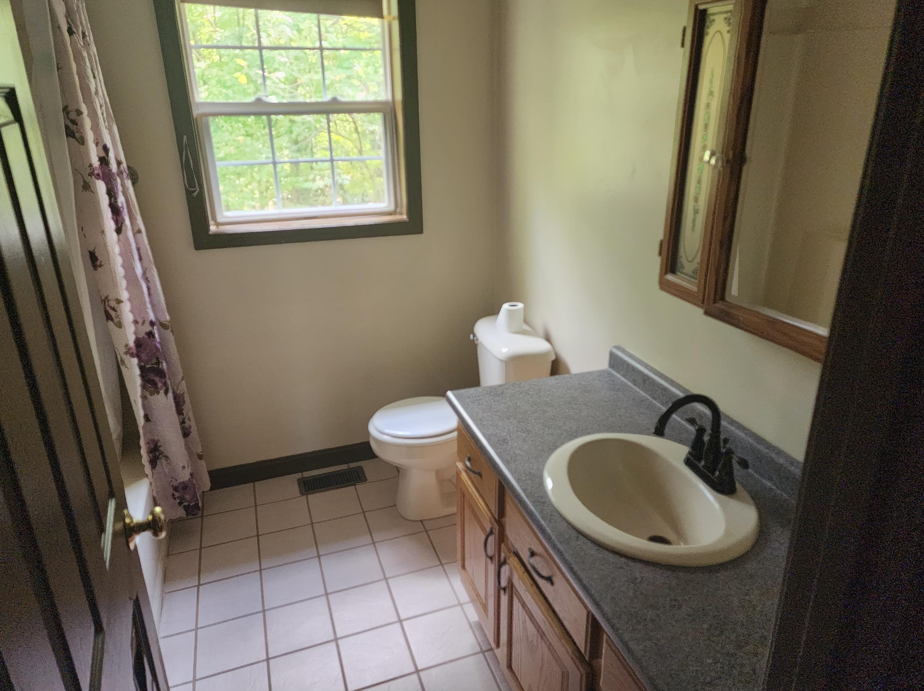 4649 Brown Ave, Manchester NH 03103-6726 exterior