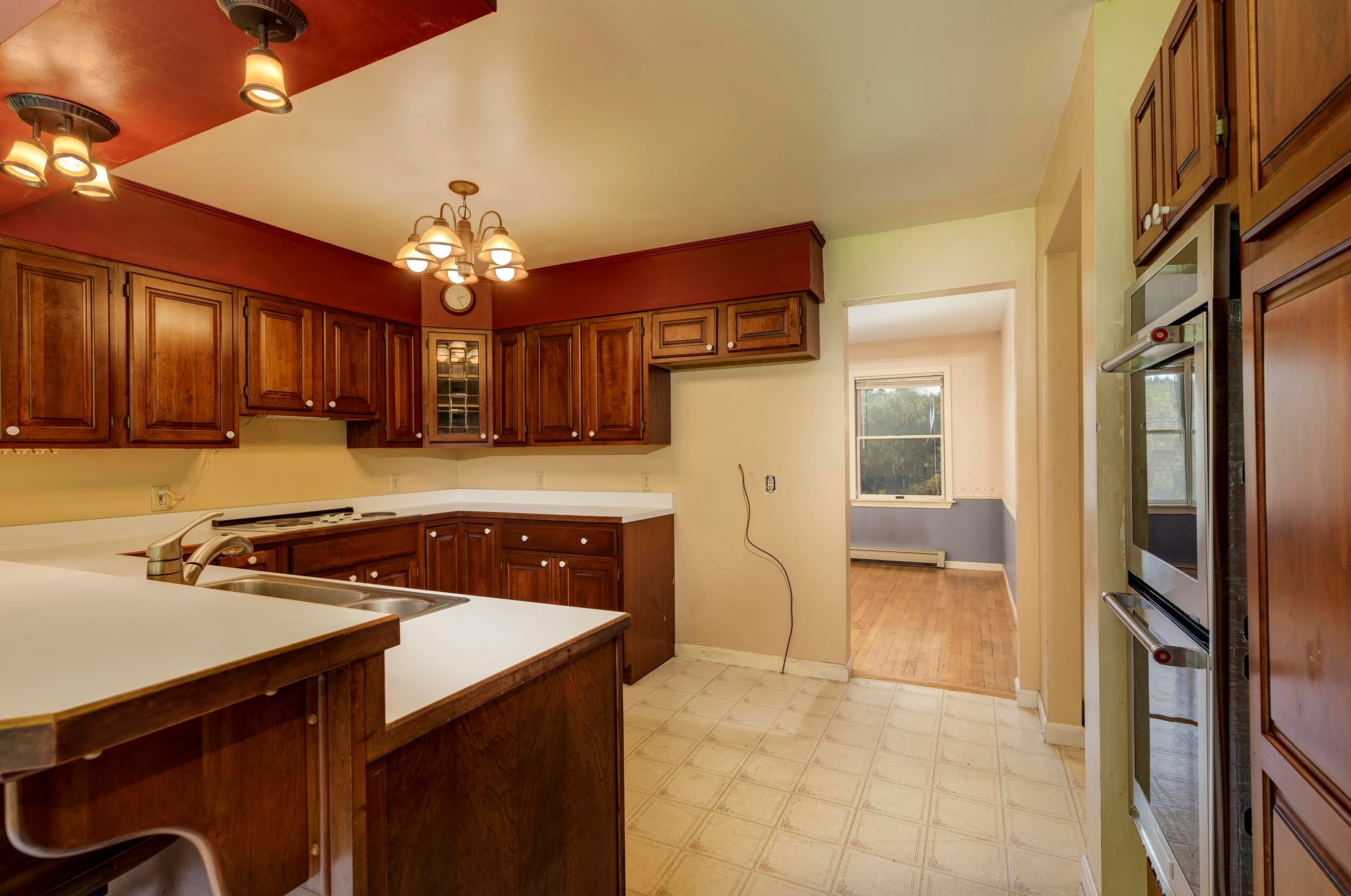 463 Meriden Rd, Lebanon NH  03766-2402 exterior