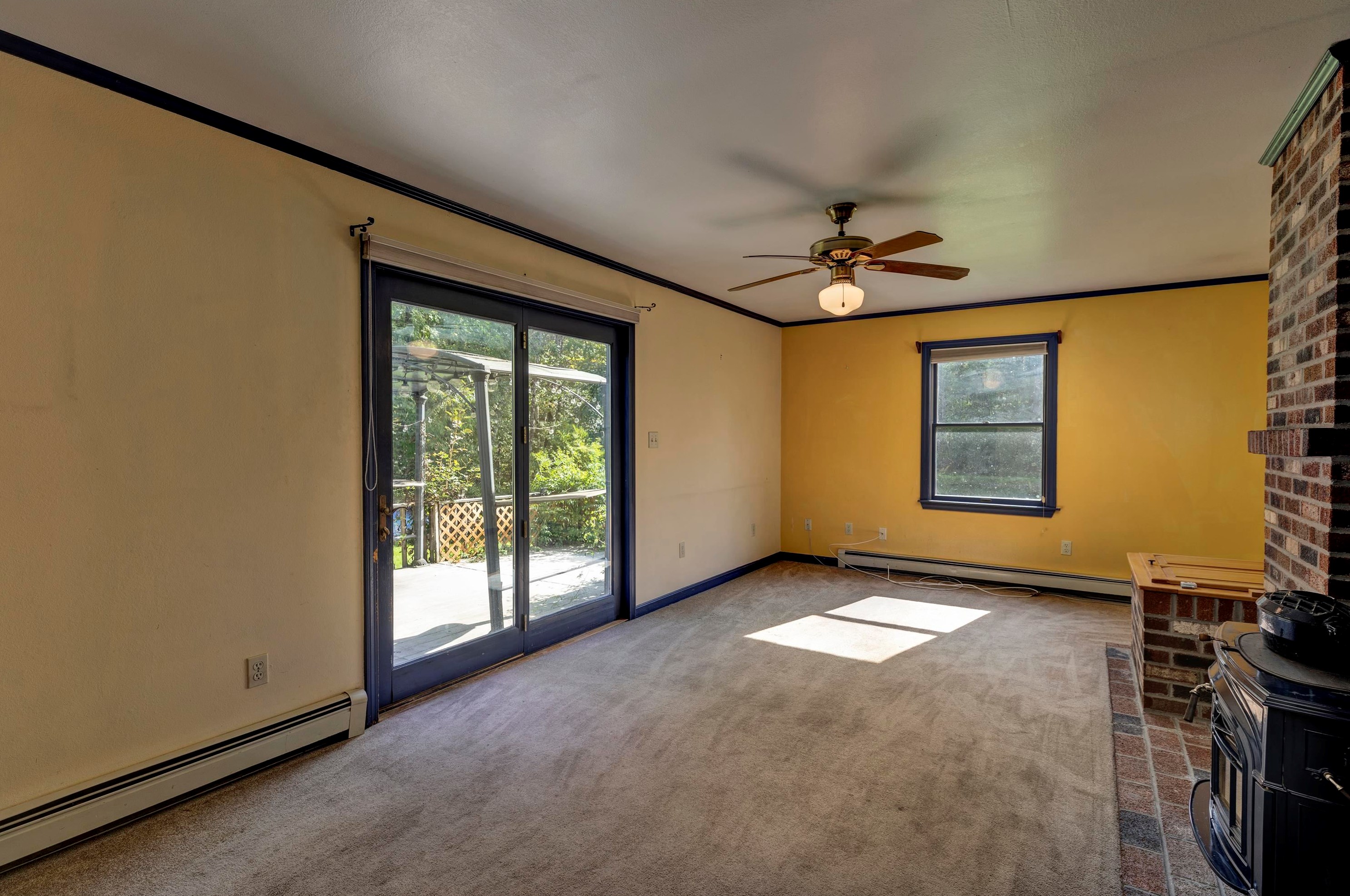 463 Meriden Rd, Lebanon NH  03766-2402 exterior