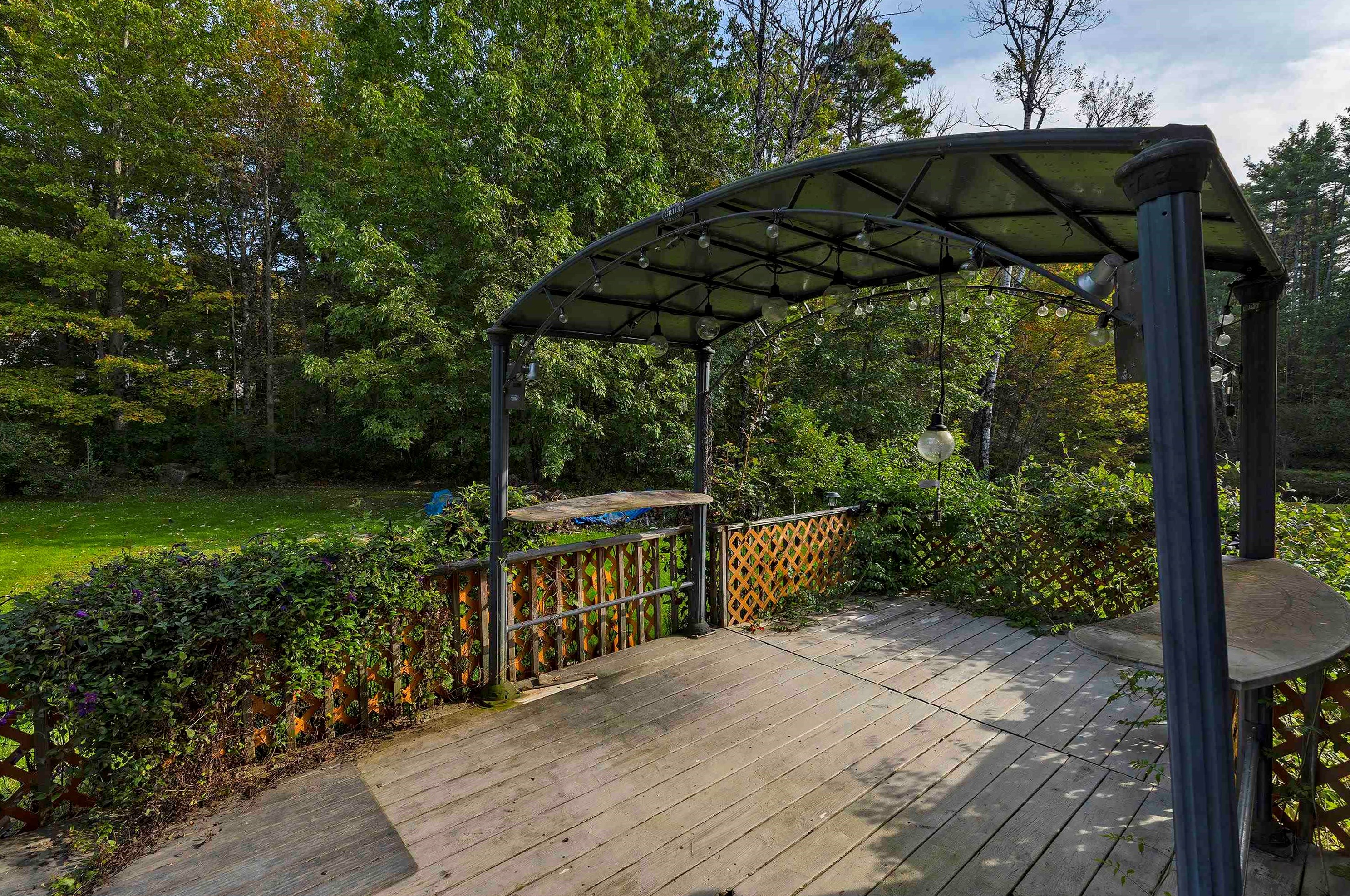 463 Meriden Rd, Lebanon NH  03766-2402 exterior