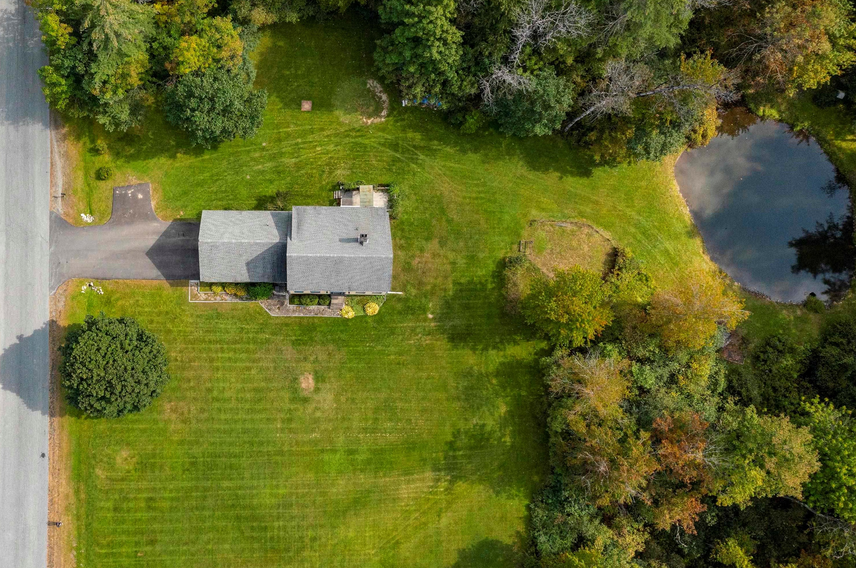 463 Meriden Rd, Lebanon NH  03766-2402 exterior