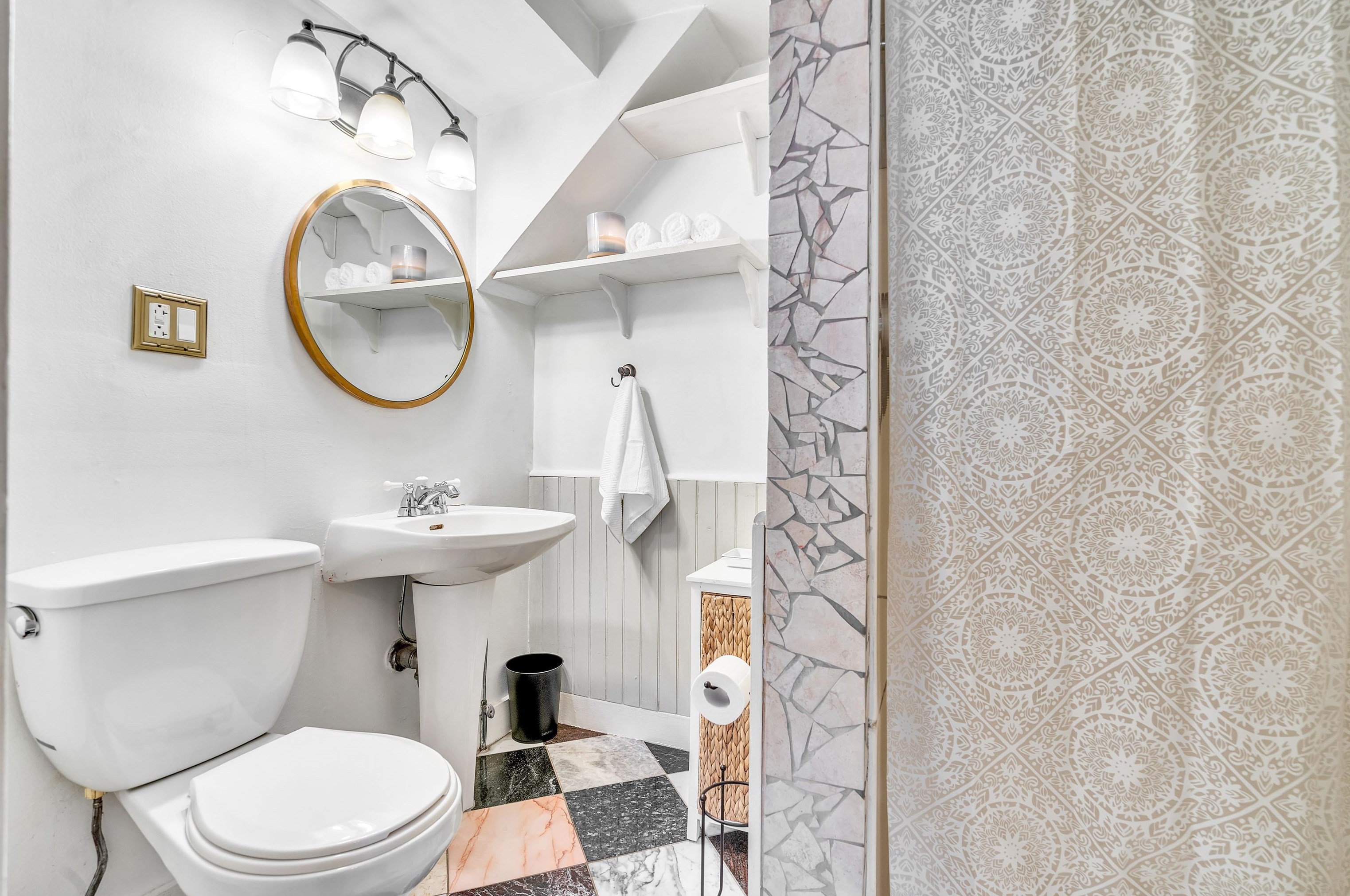 32 Riv St, Hudson MA 01749-2010 exterior