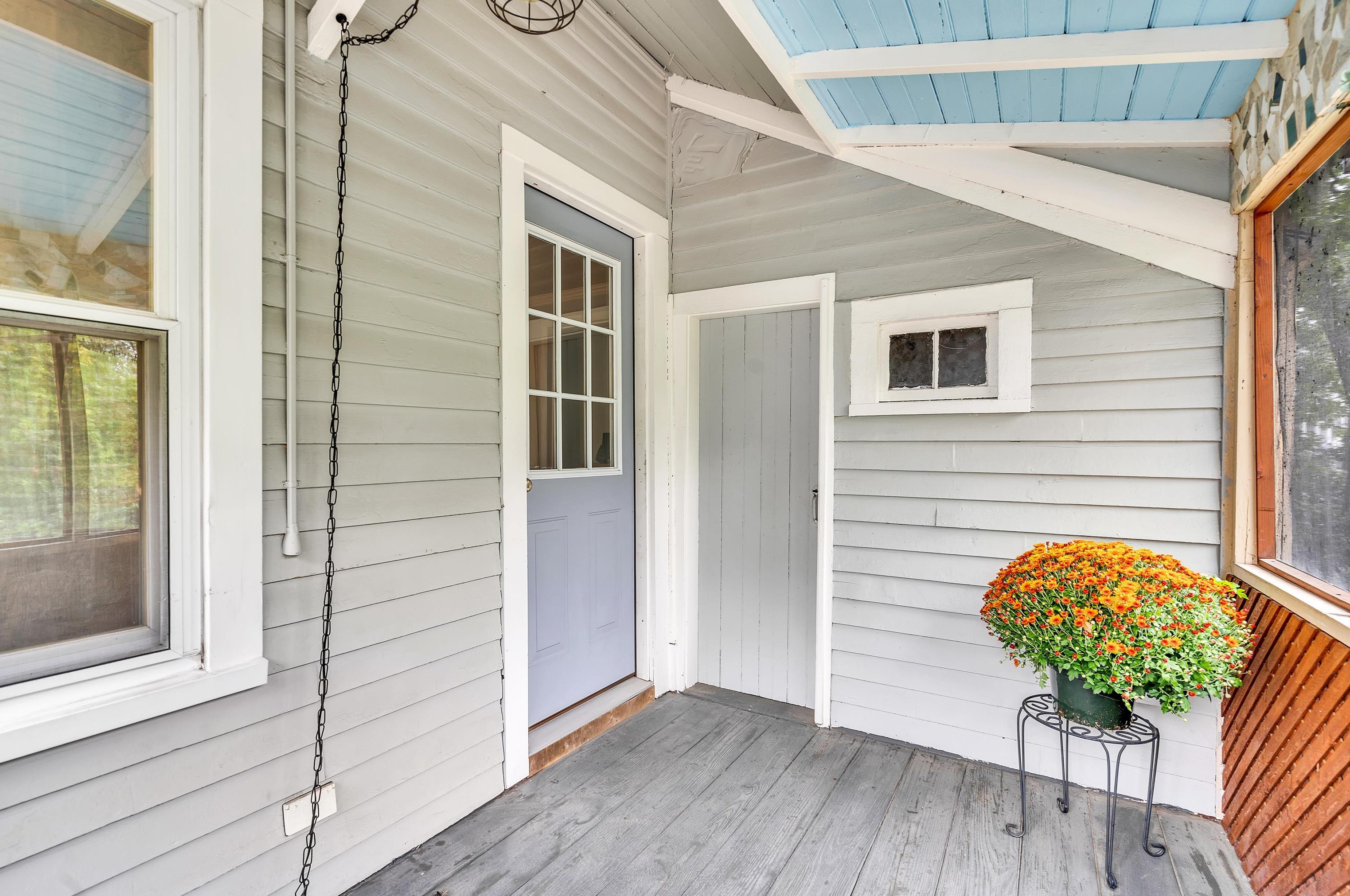 32 Riv St, Hudson MA 01749-2010 exterior