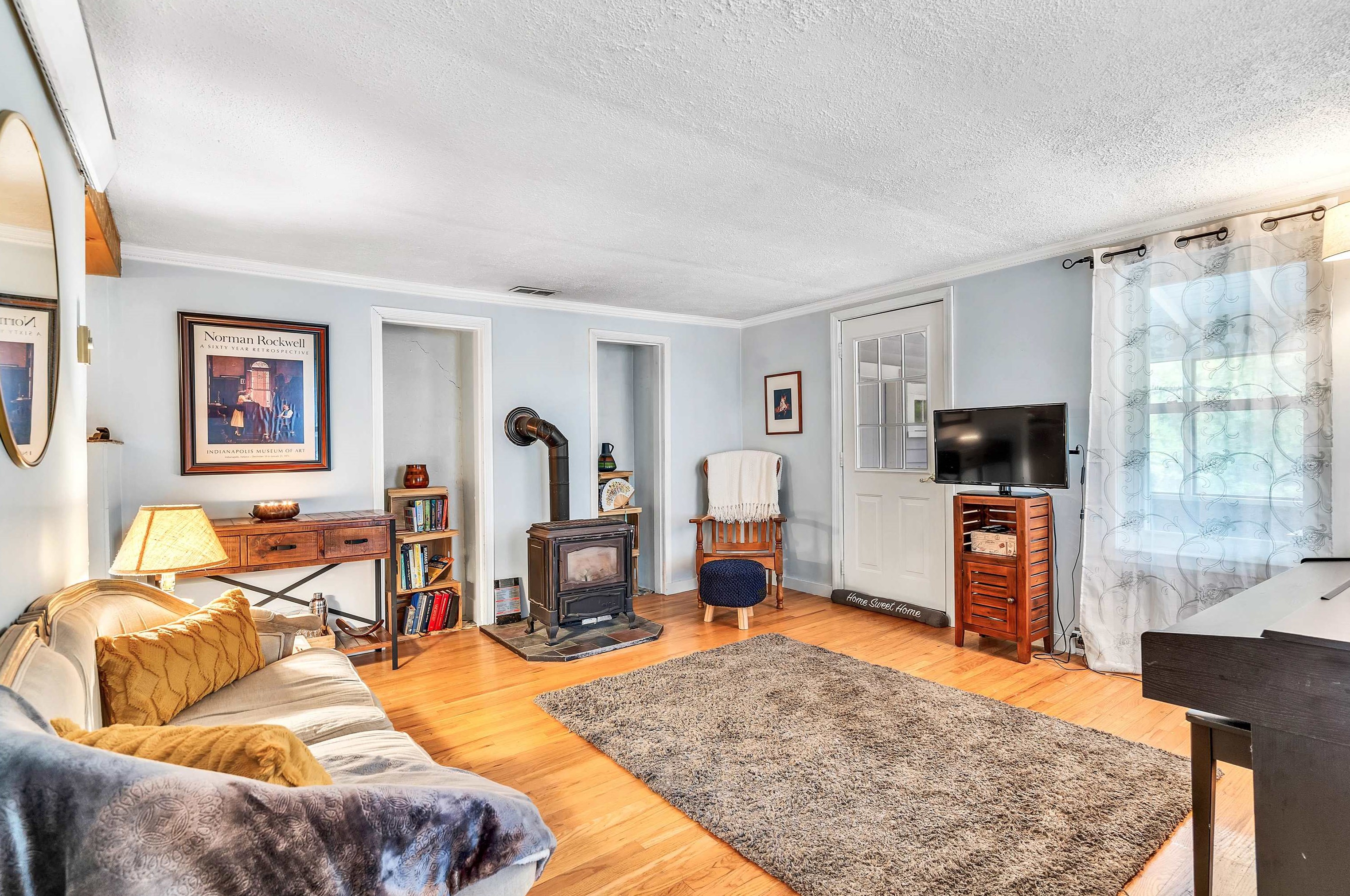 32 Riv St, Hudson MA 01749-2010 exterior