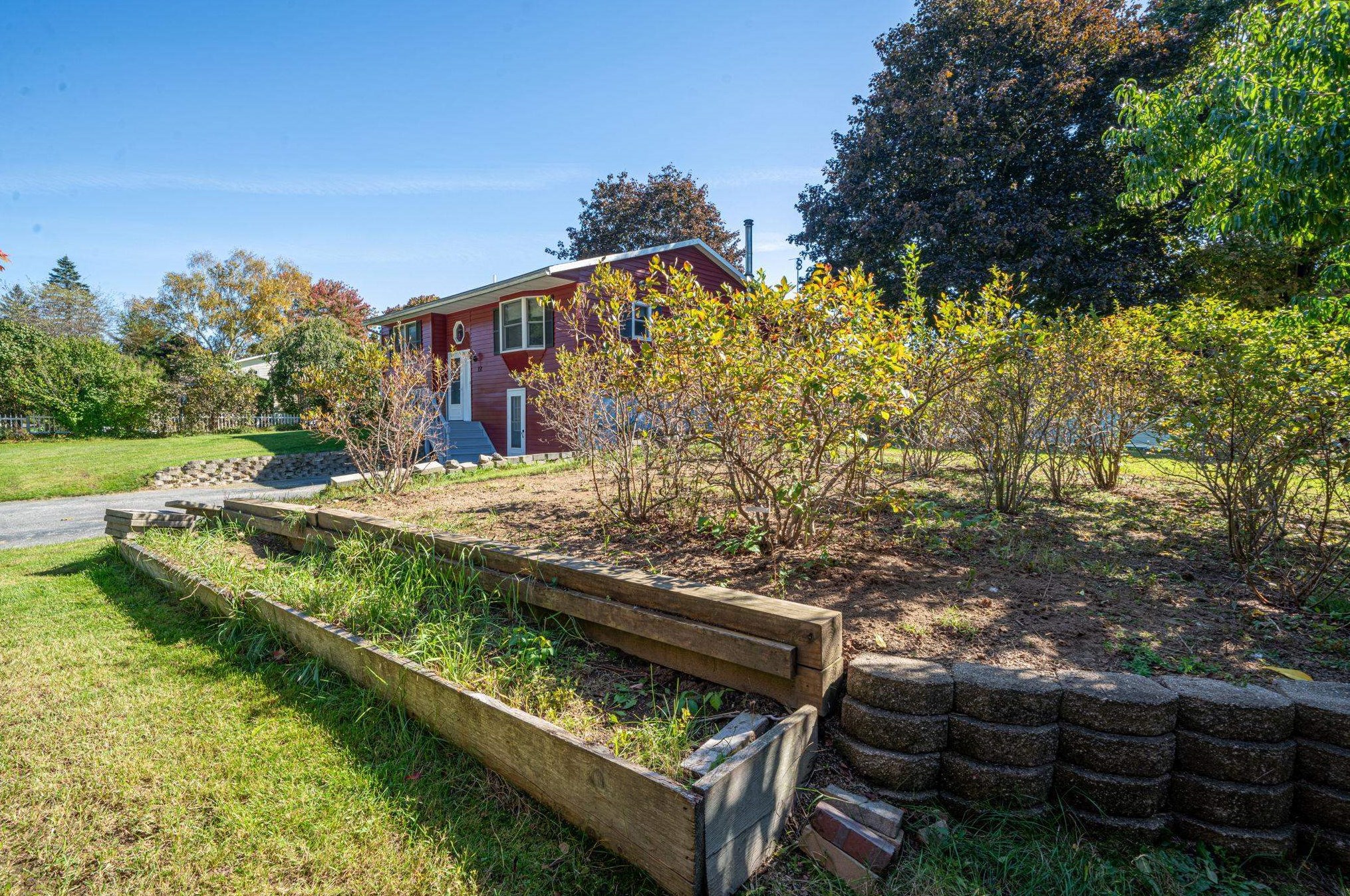 12 Bambi Trl, Merrimack NH  03054-2963 exterior