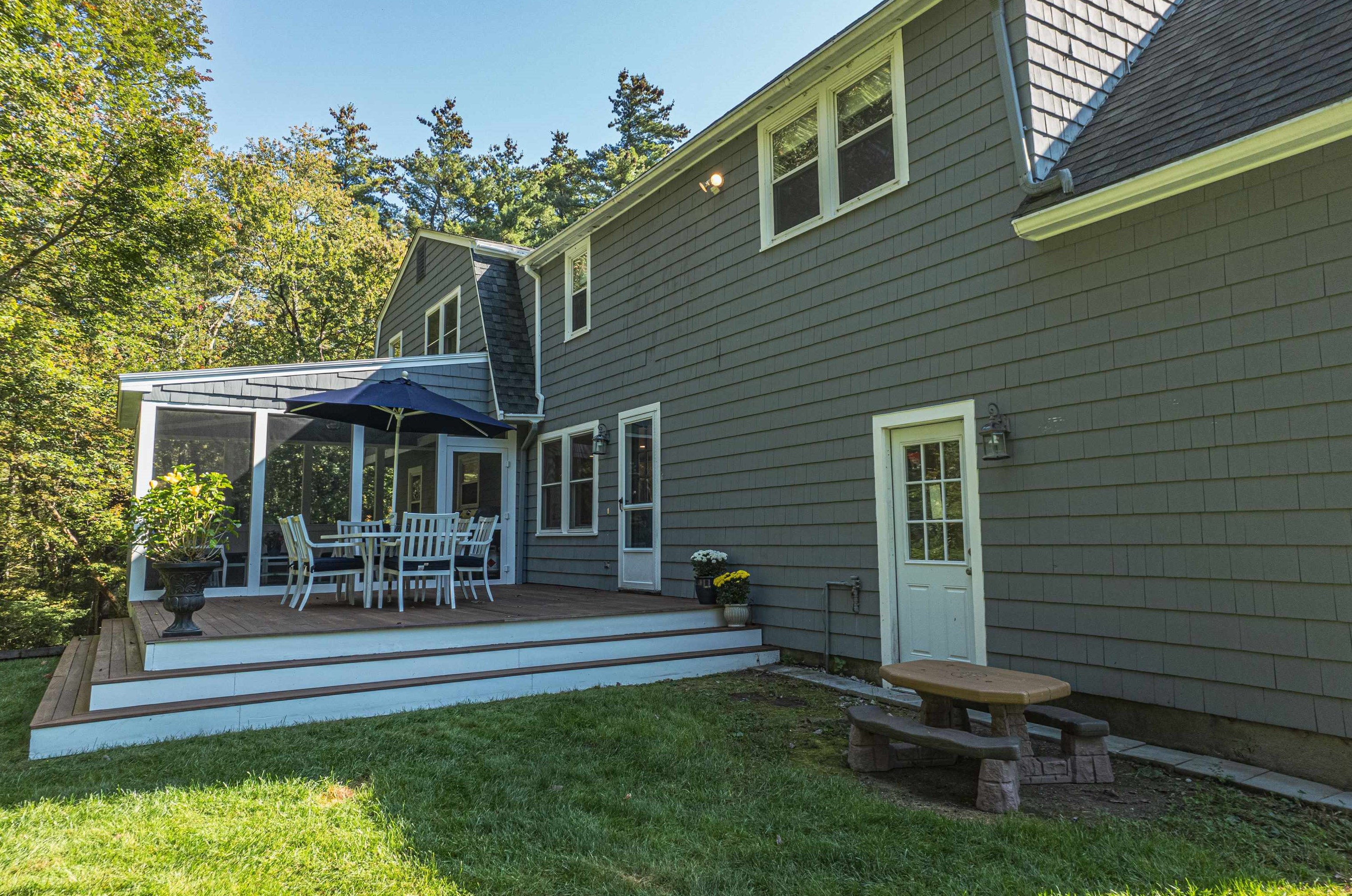 20 French Ct, Merrimack NH 03054-2400 exterior