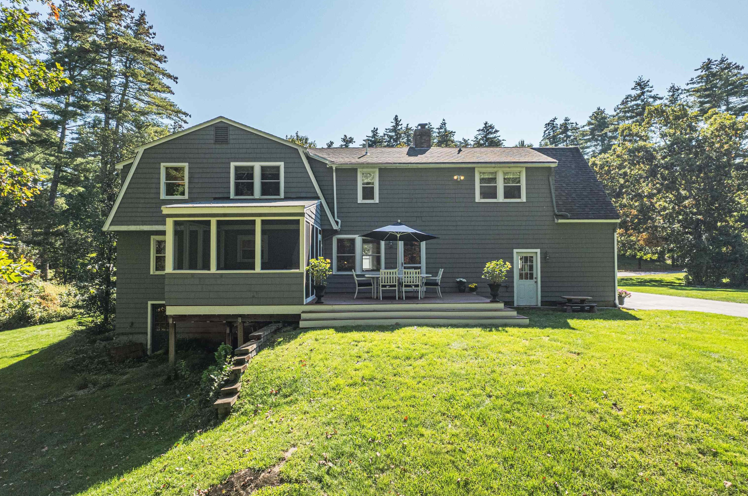 20 French Ct, Merrimack NH 03054-2400 exterior